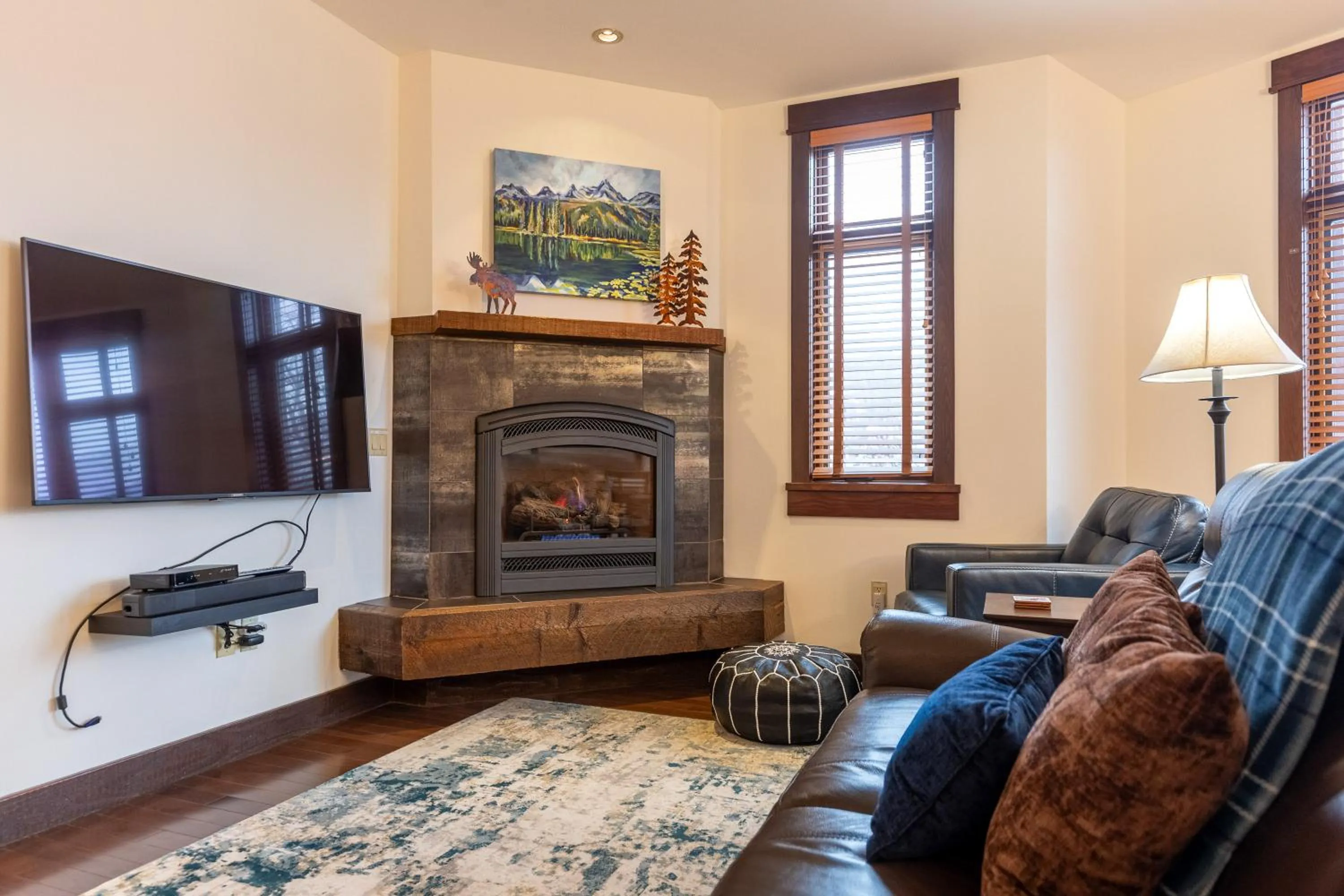 901 by Fernie Central Reservations