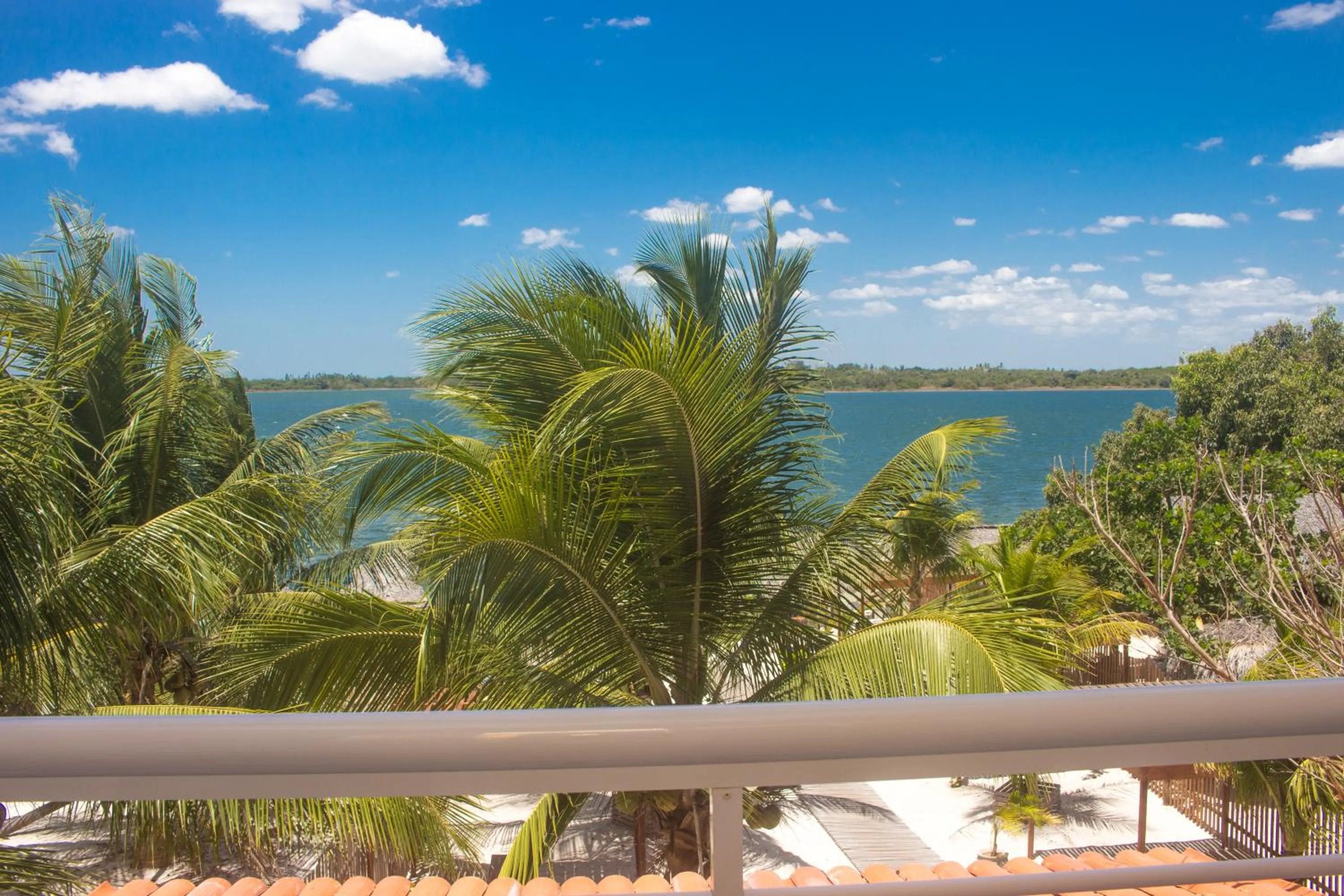 Triple Room with Lake View in Pedacinho do Paraiso Pousada