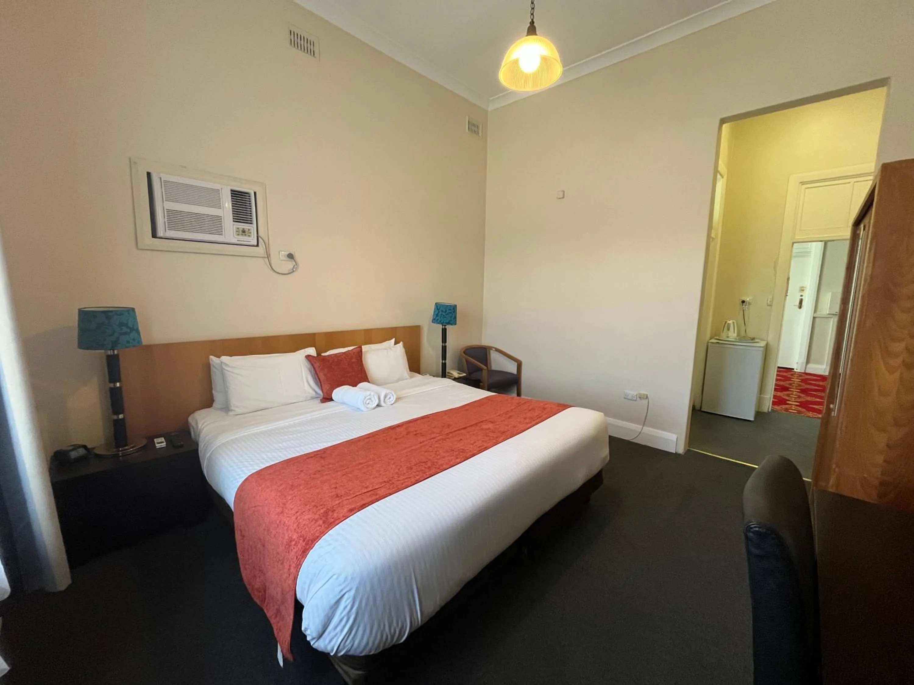 Bed in Princes Lodge Motel