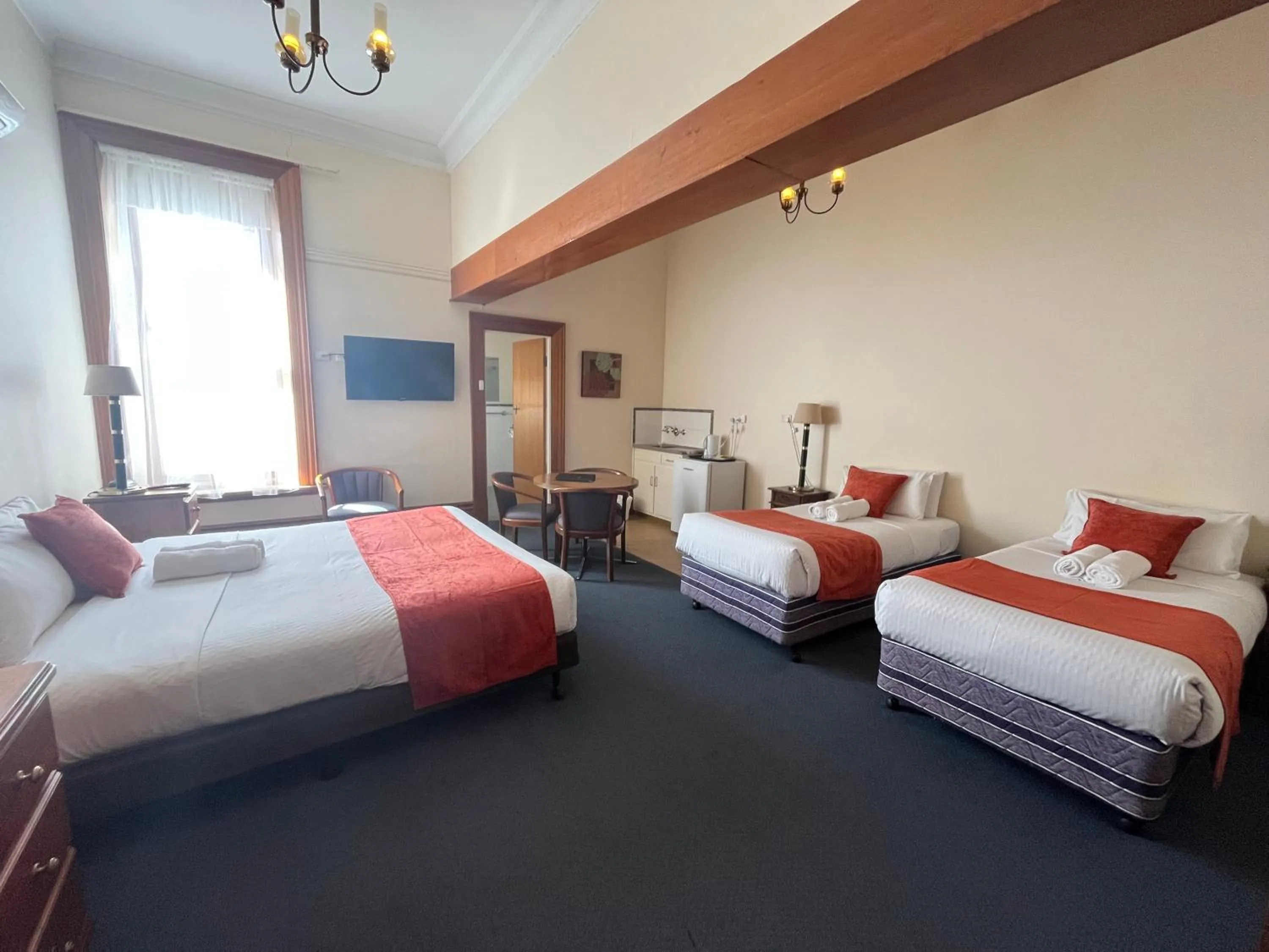 Photo of the whole room, Bed in Princes Lodge Motel