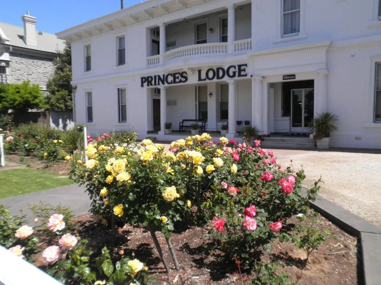 Princes Lodge Motel