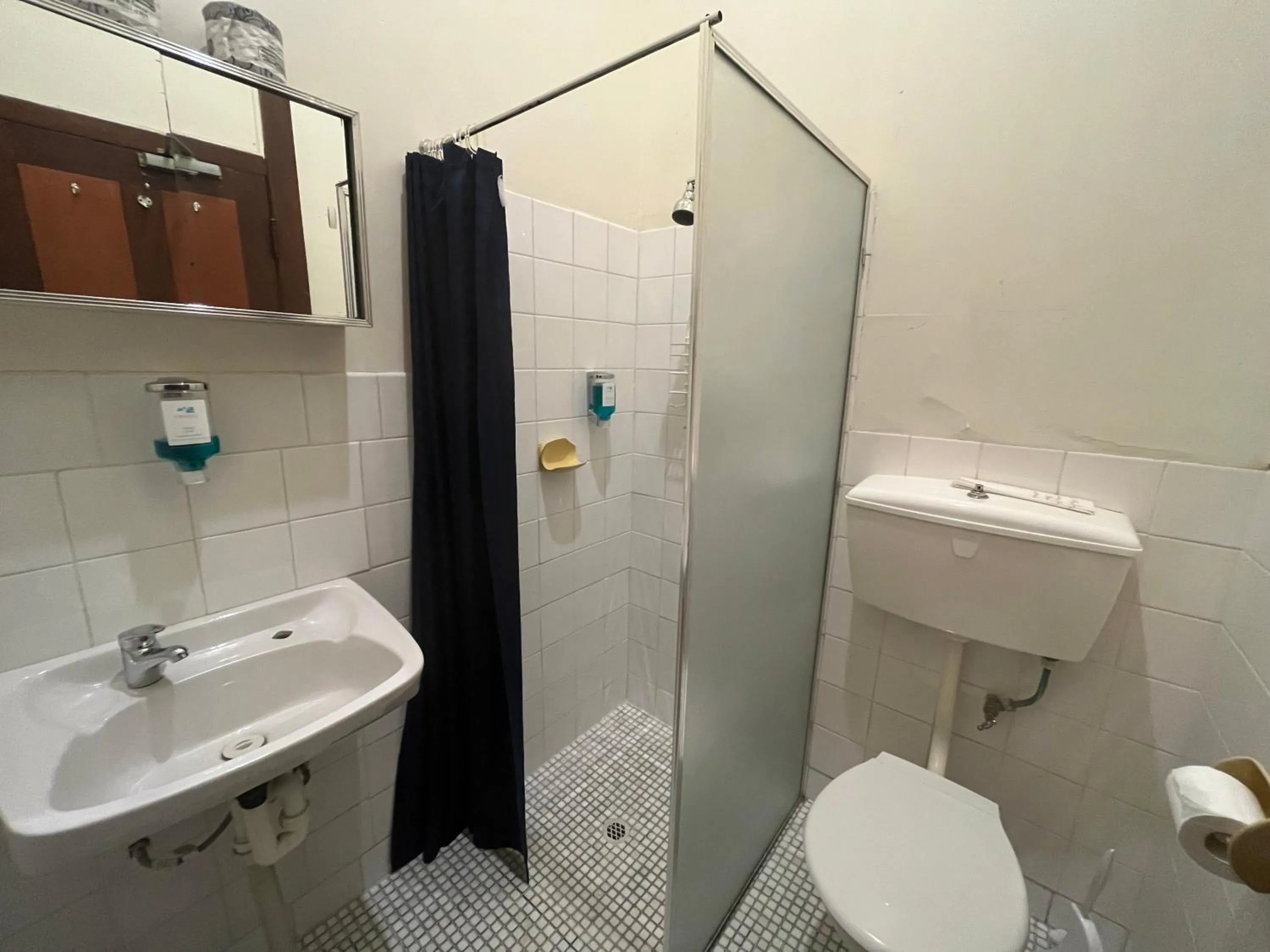 Bathroom in Princes Lodge Motel