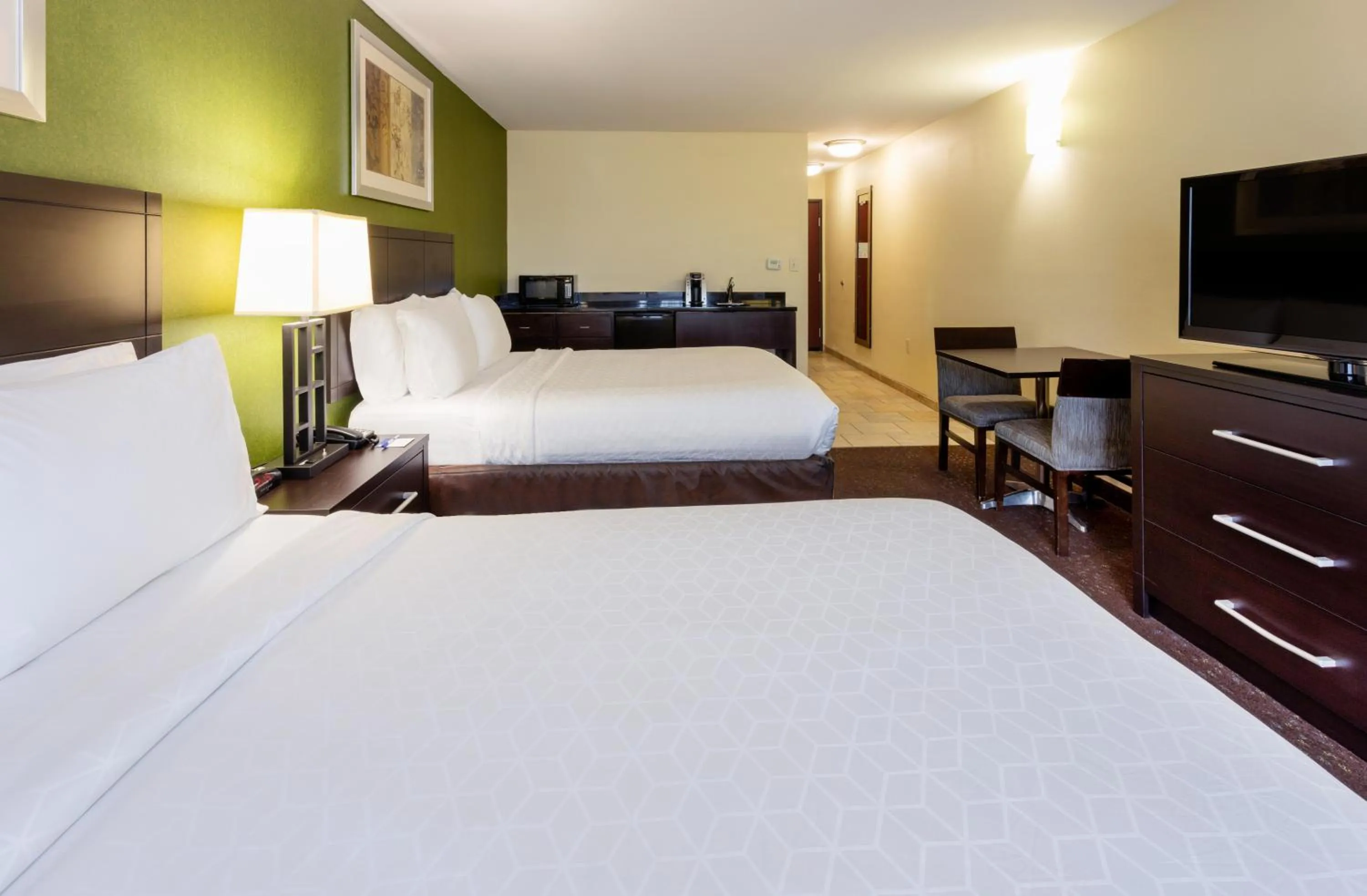 Bedroom, Bed in Holiday Inn Express and Suites Rochester West-Medical Center by IHG