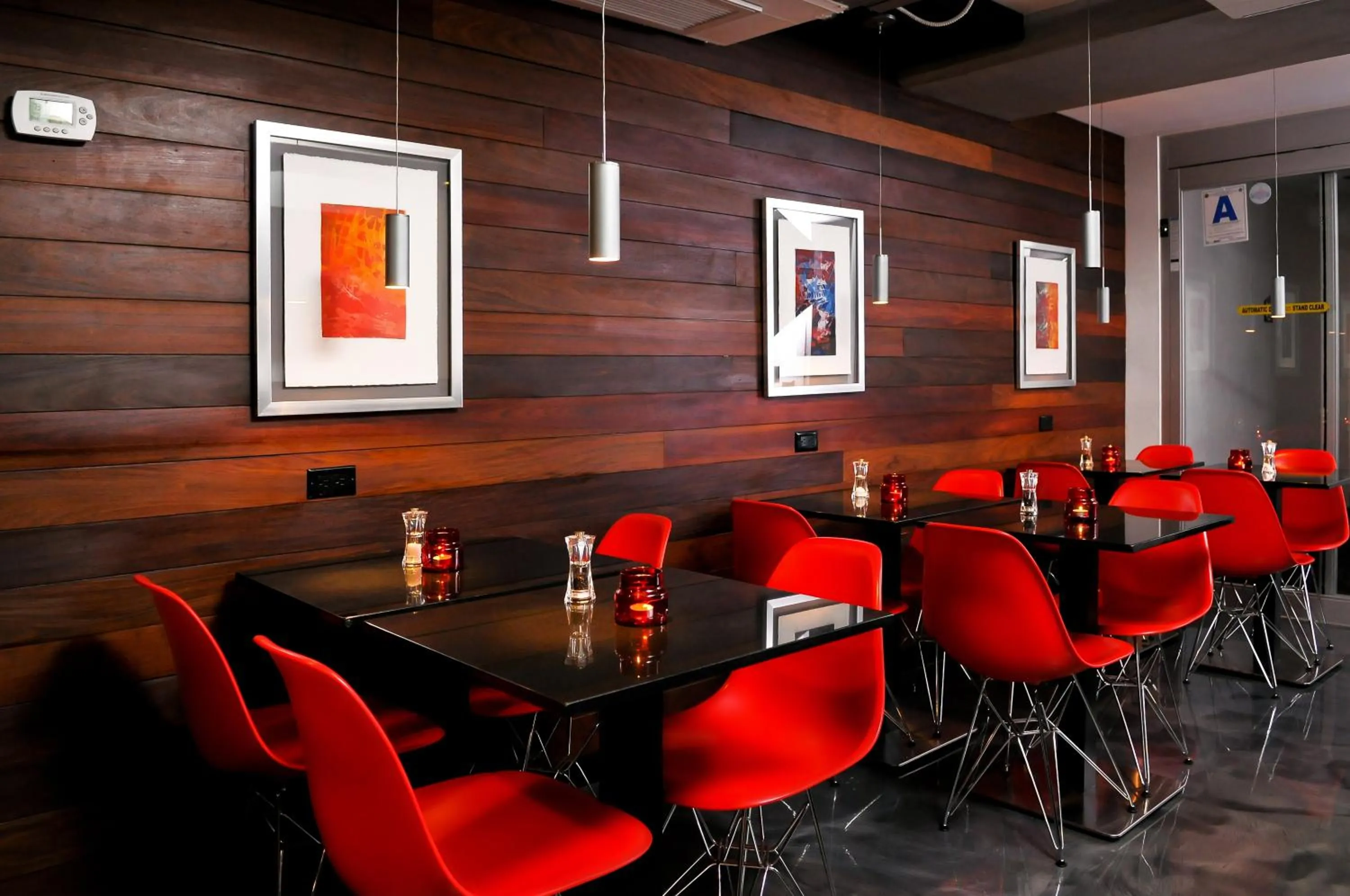 Restaurant/places to eat in Hercor Hotel - Urban Boutique