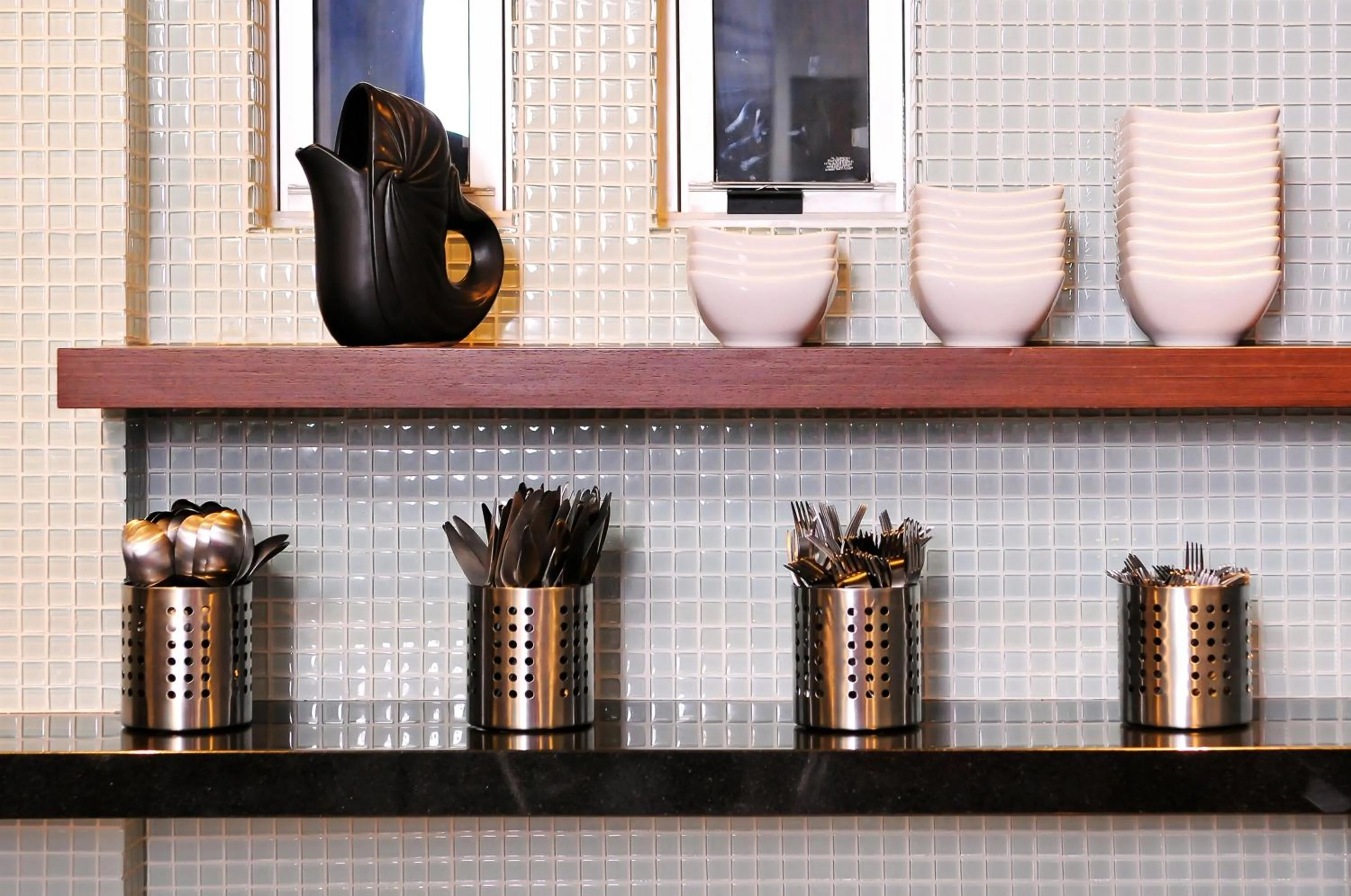 Restaurant/places to eat in Hercor Hotel - Urban Boutique