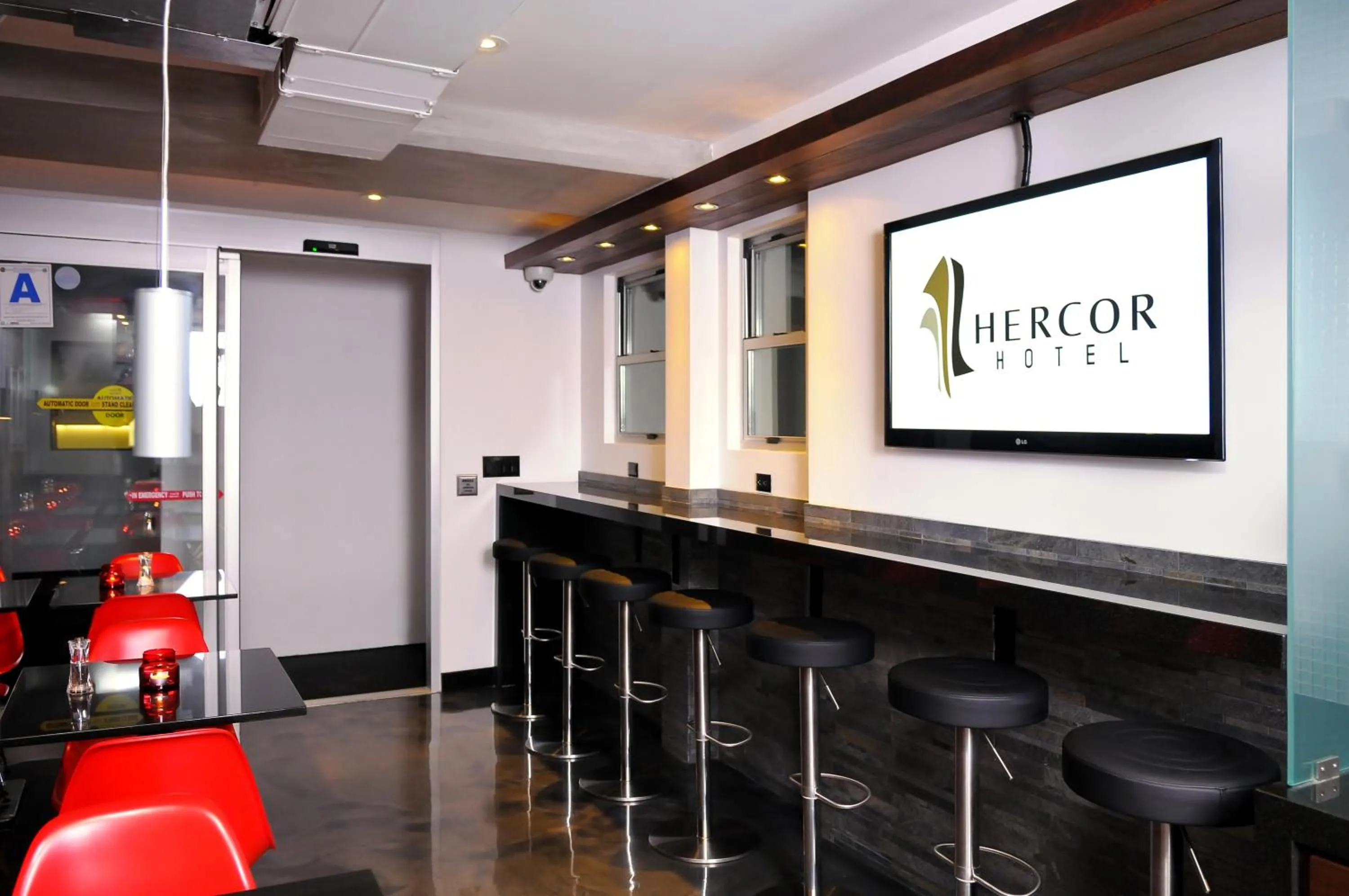 Restaurant/places to eat in Hercor Hotel - Urban Boutique