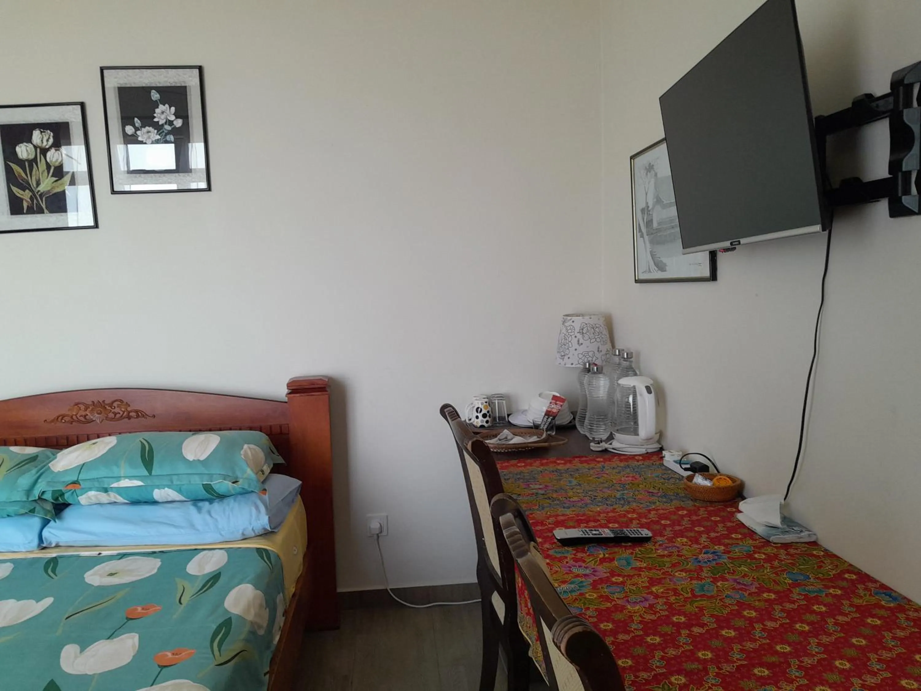 Bed in KC Beachfront