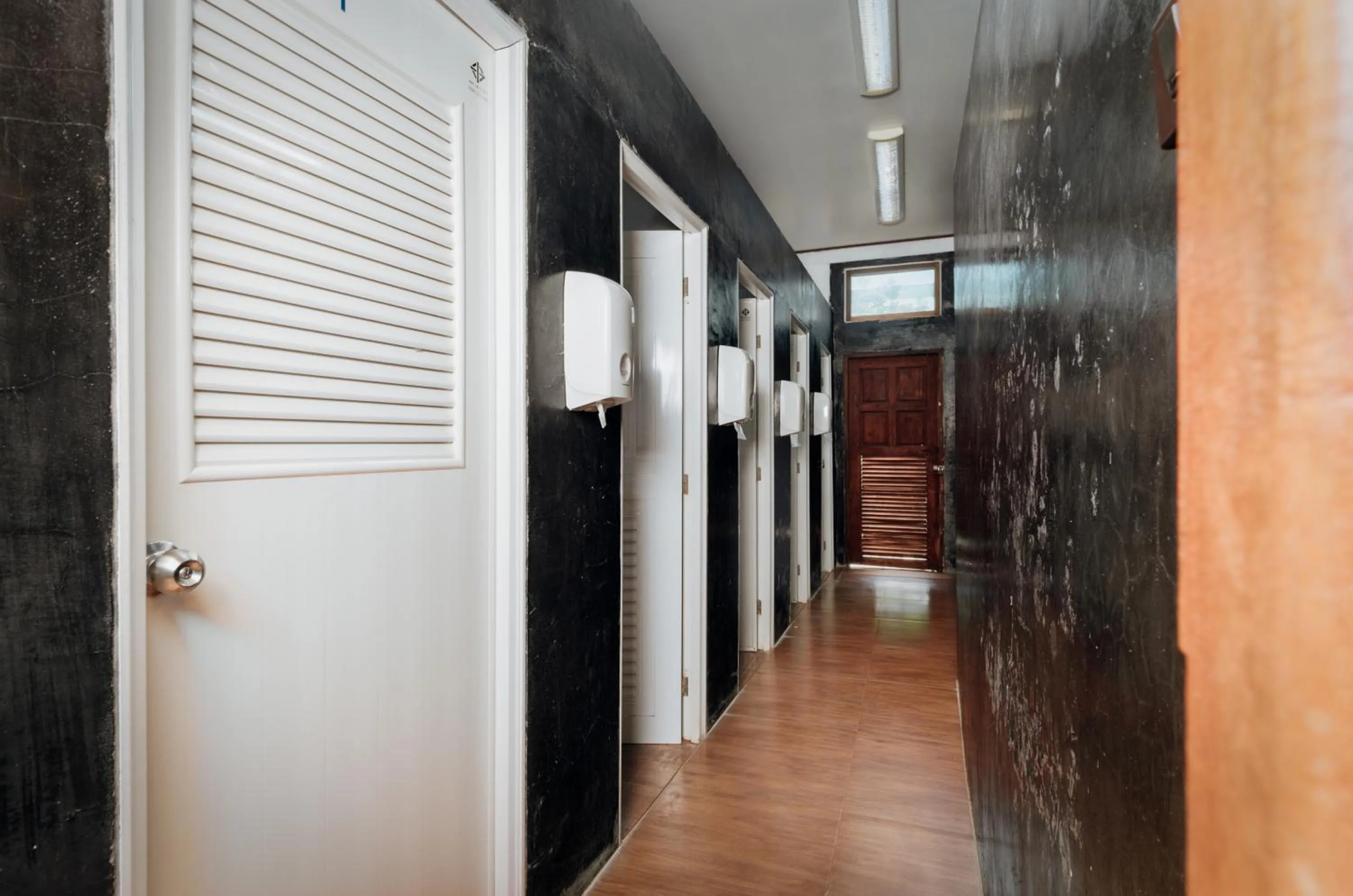 Toilet in Ibiza House Phi Phi