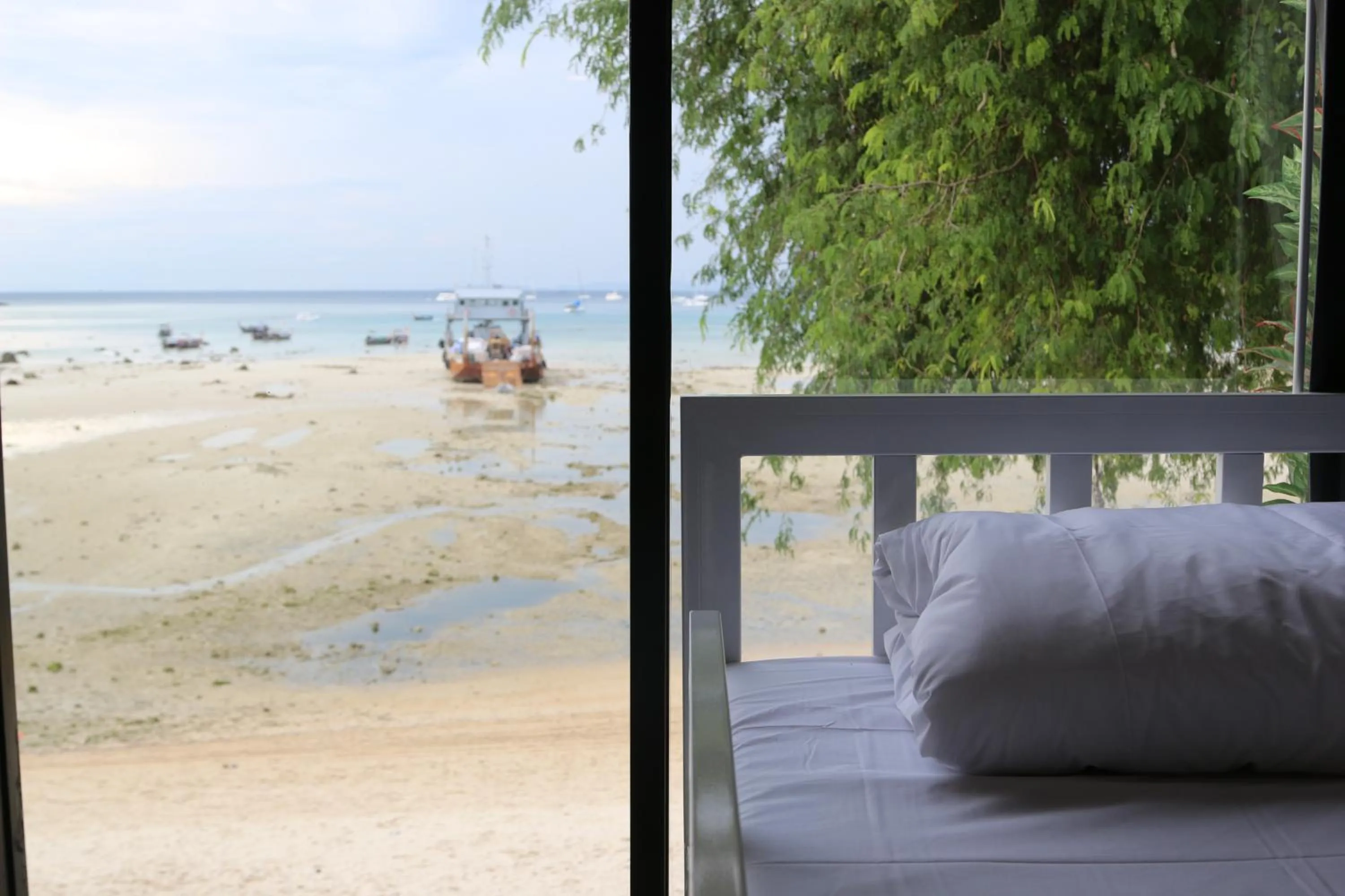 Sea view, Bed in Ibiza House Phi Phi