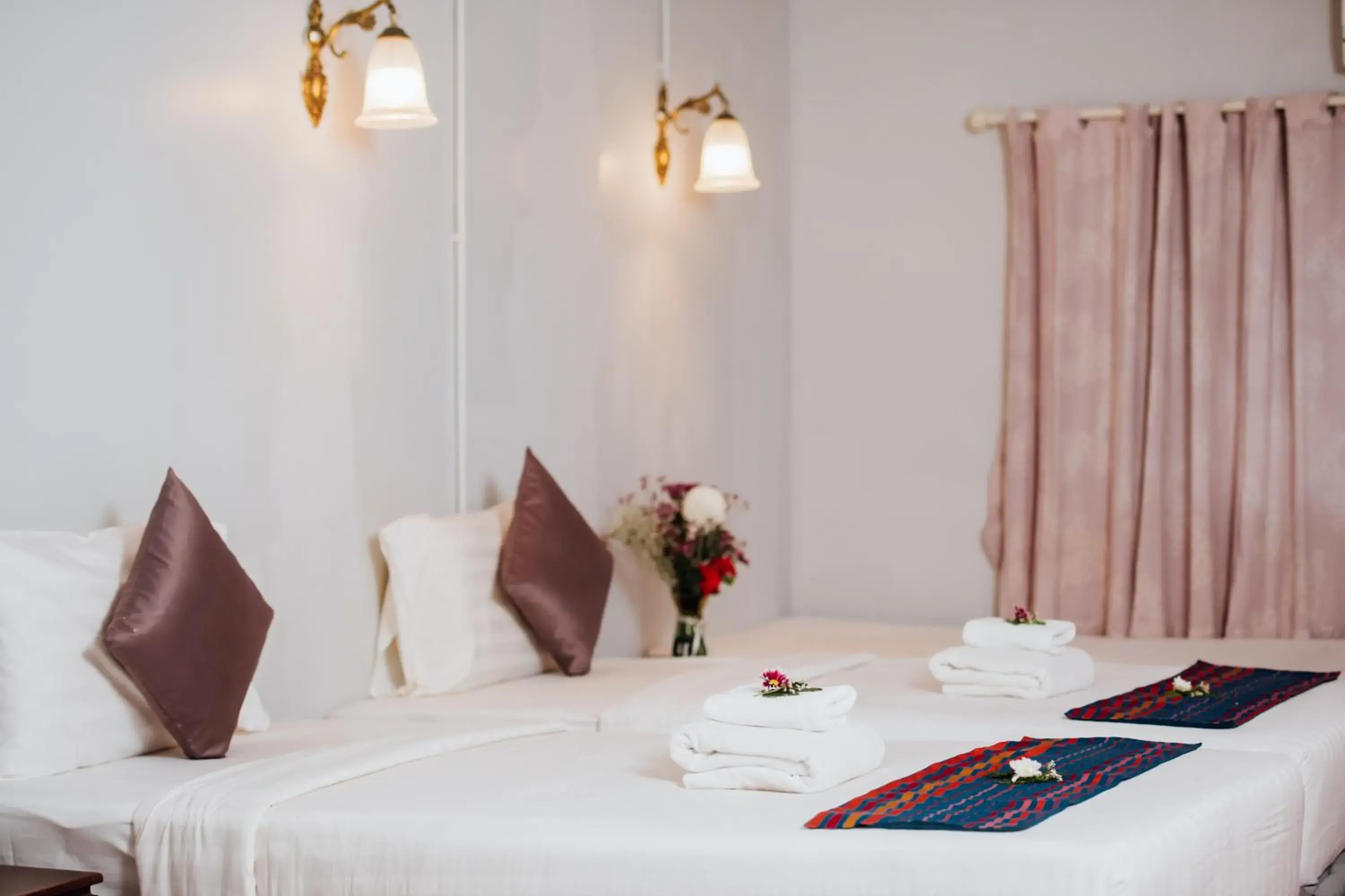 Standard Four Single Beds in Ibiza House Phi Phi Standard Four Single Beds in Ibiza House Phi Phi