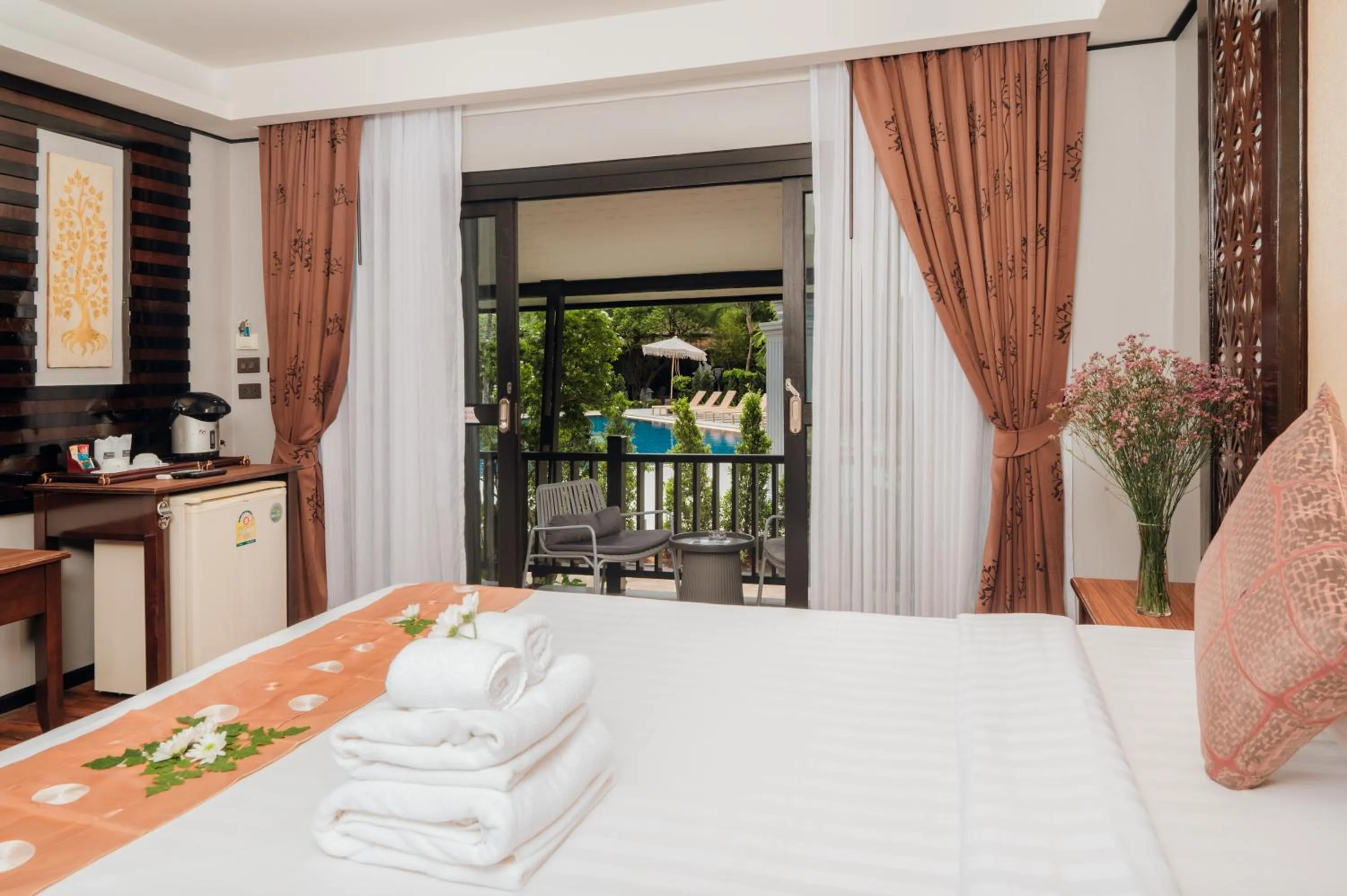 Photo of the whole room, Bed in Ibiza House Phi Phi