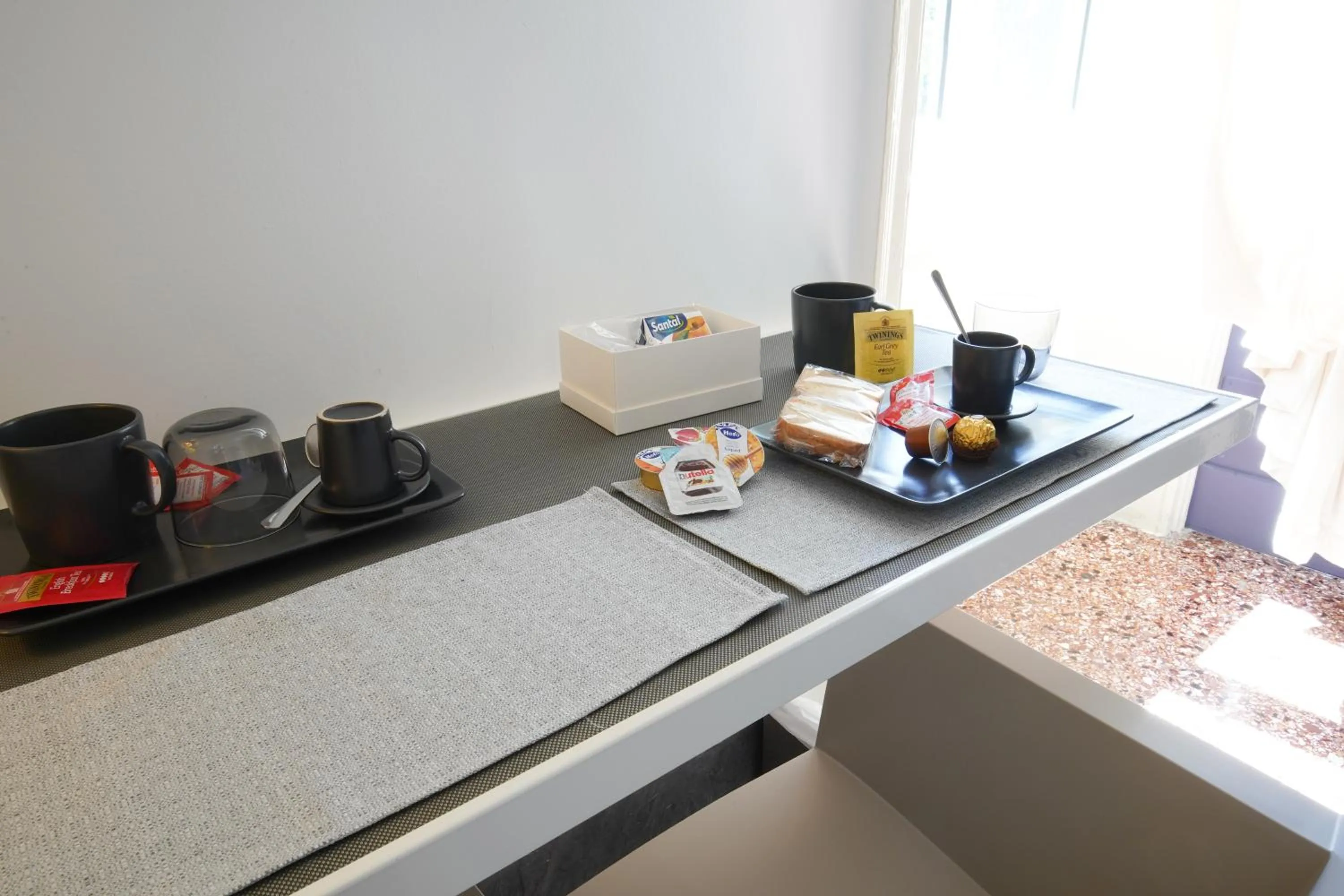 Coffee/tea facilities in Le Stanze di Piazza Cairoli