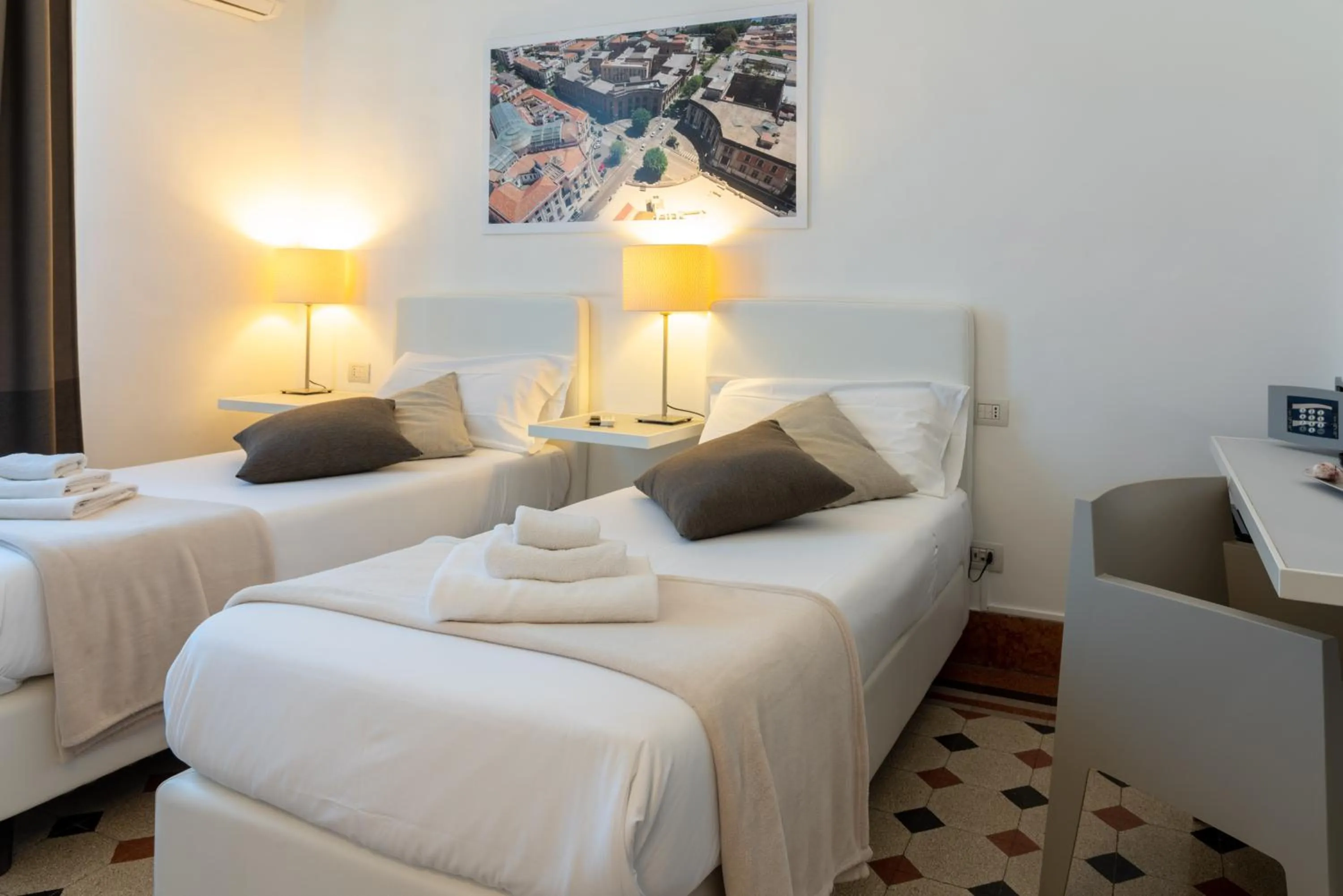 Photo of the whole room, Bed in Le Stanze di Piazza Cairoli