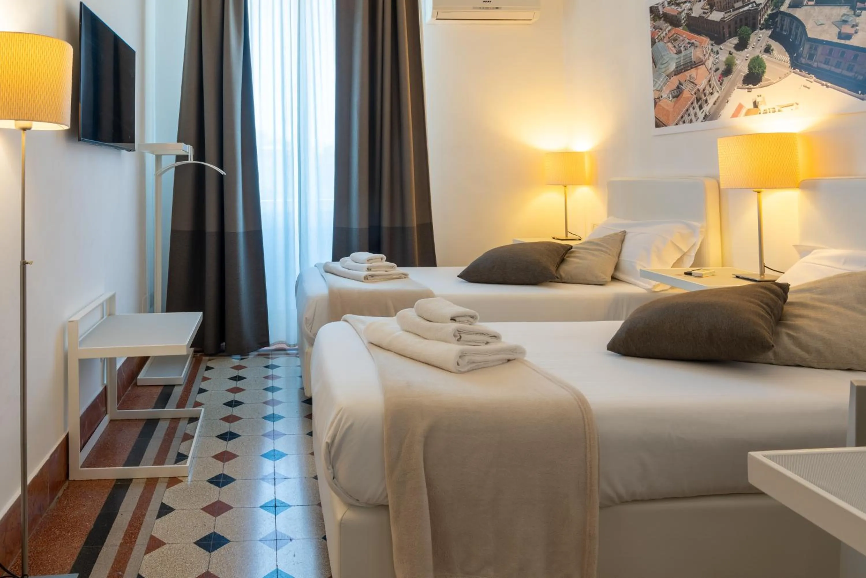 TV and multimedia, Bed in Le Stanze di Piazza Cairoli