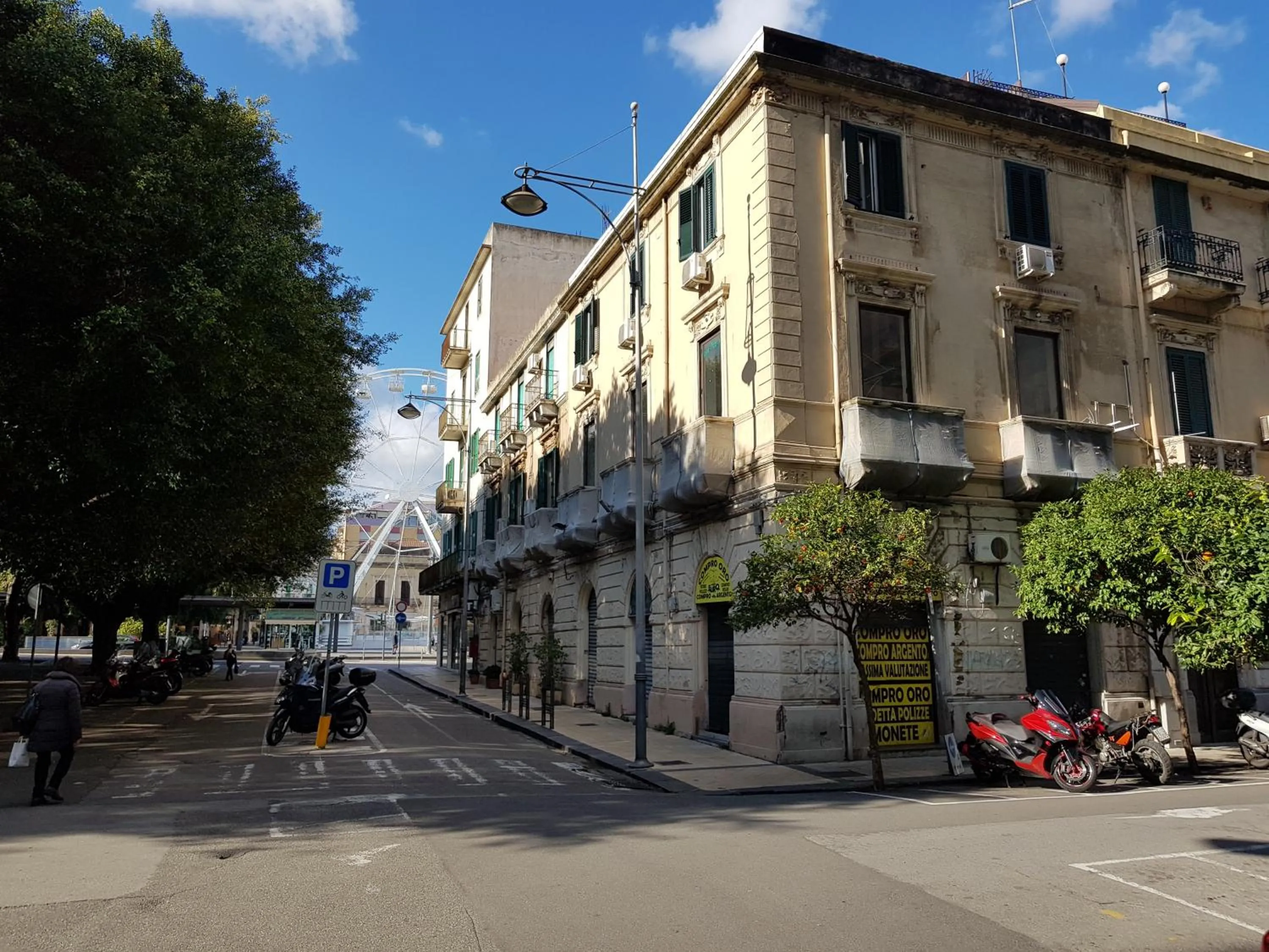 Property building in Le Stanze di Piazza Cairoli