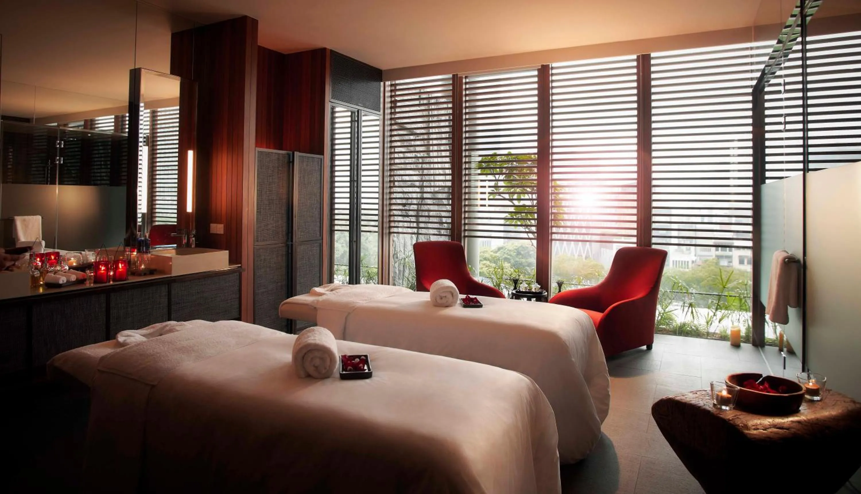 Spa and wellness centre/facilities, Bed in PARKROYAL COLLECTION Pickering, Singapore