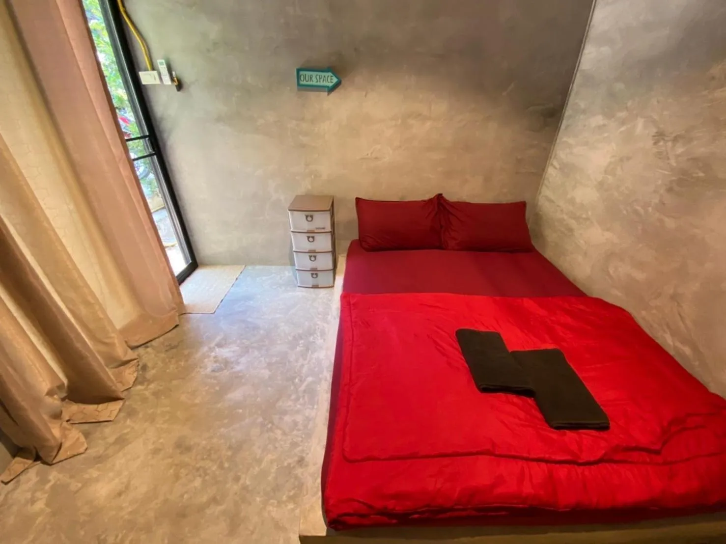 Bed in BeachBox@Koh Сhang