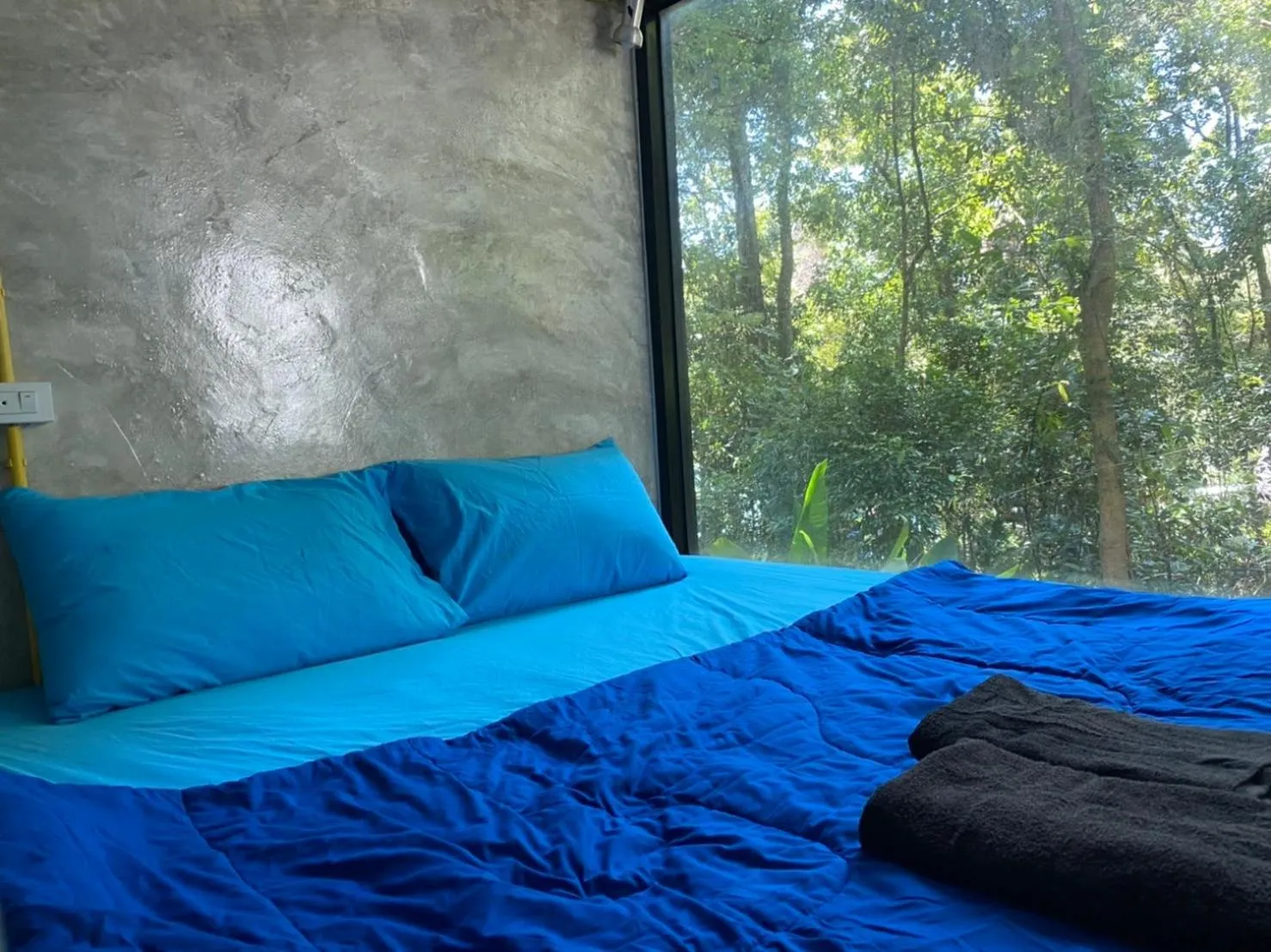 Bed in BeachBox@Koh Сhang