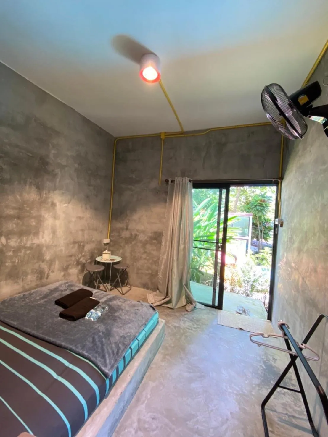 Bed in BeachBox@Koh Сhang