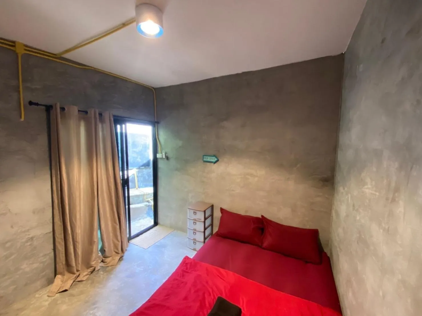 Bed in BeachBox@Koh Сhang