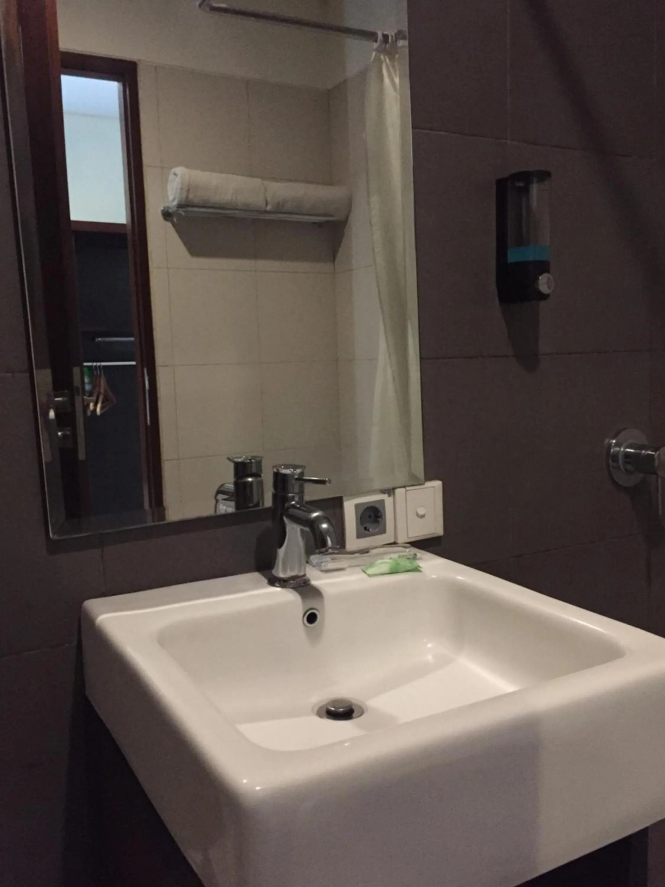 Bathroom in Suris Boutique Hotel