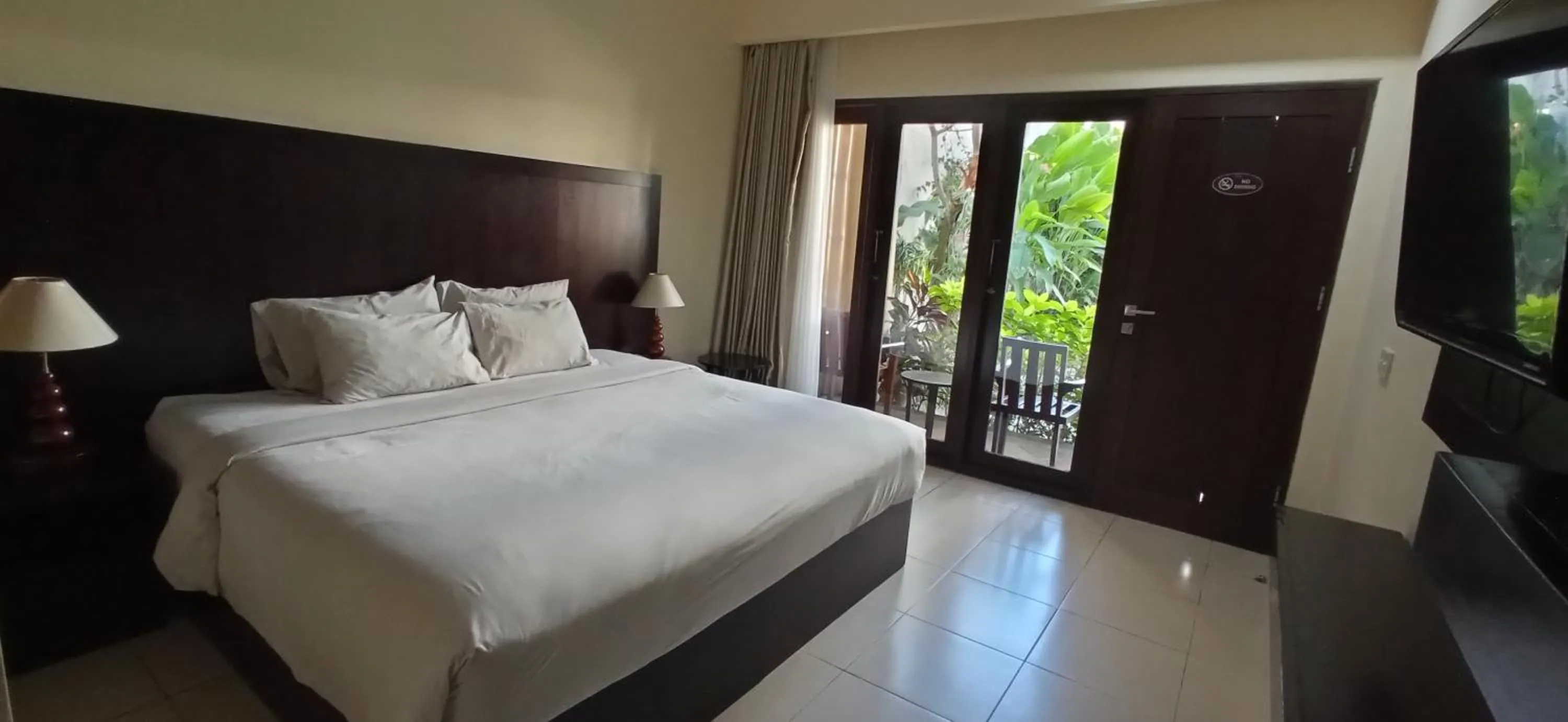 Bed in Suris Boutique Hotel