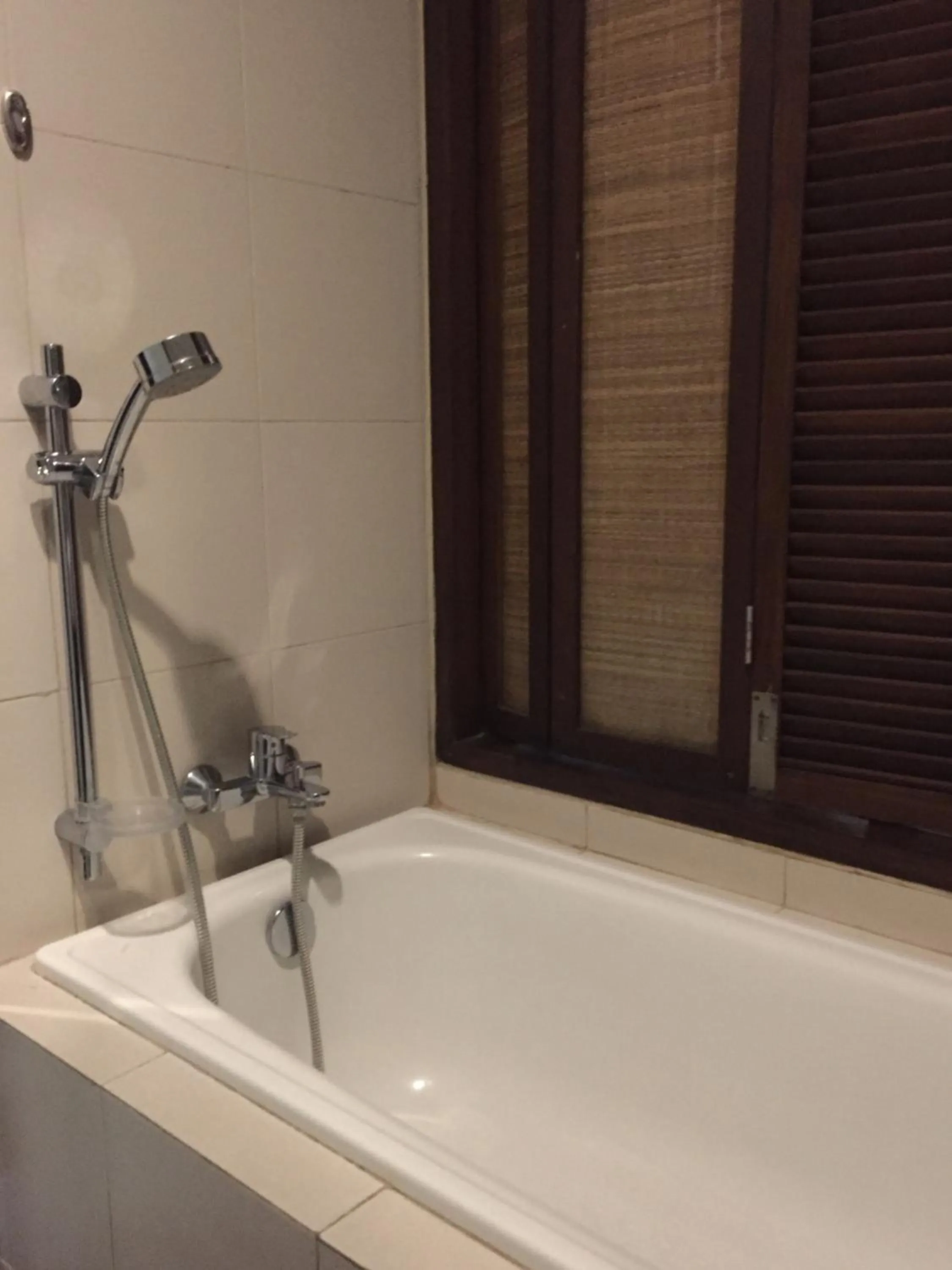 Shower in Suris Boutique Hotel