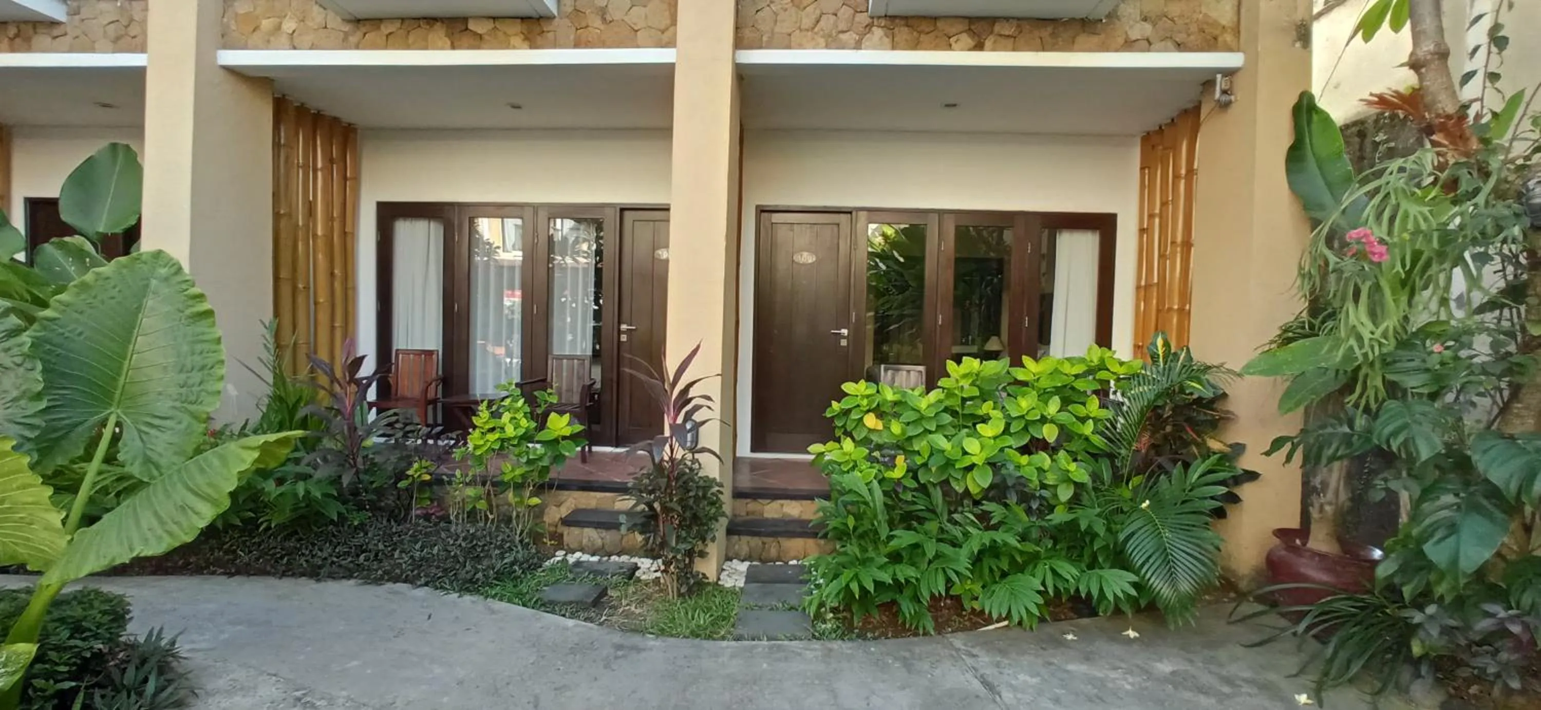 Facade/entrance in Suris Boutique Hotel