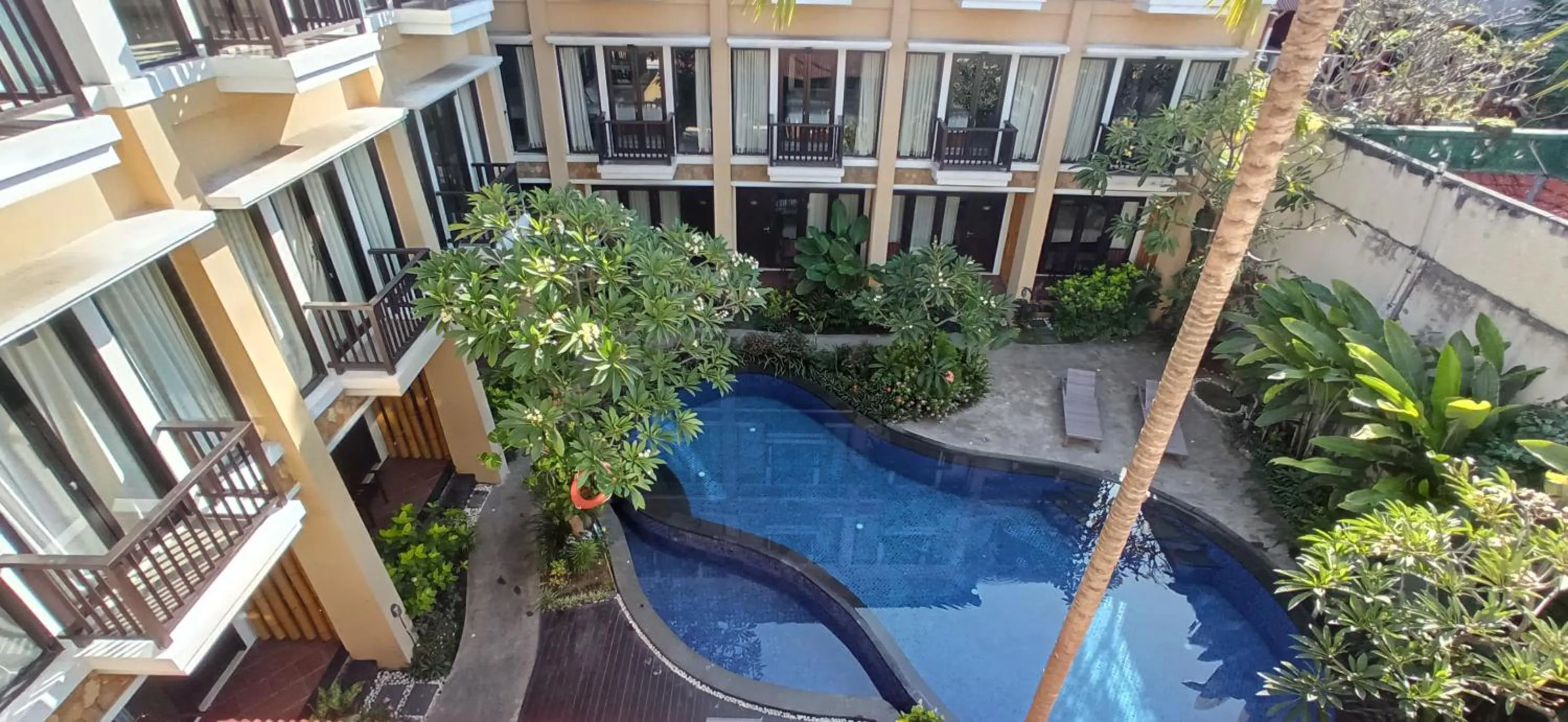 Pool view in Suris Boutique Hotel