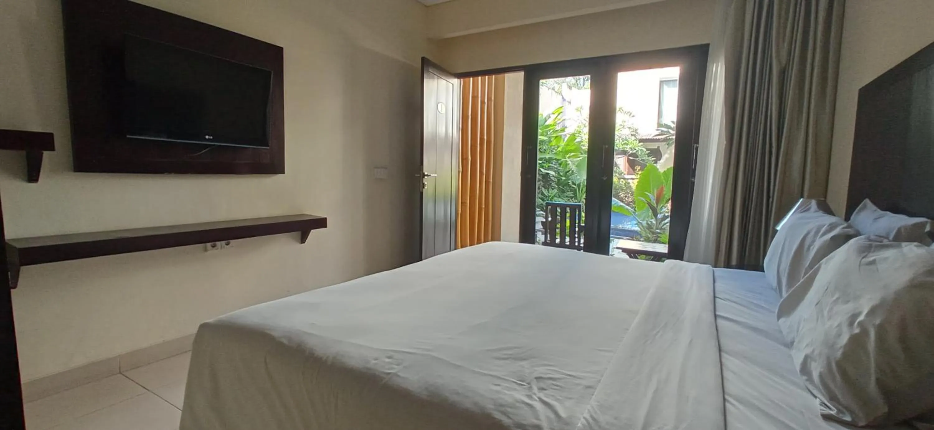 Bed in Suris Boutique Hotel