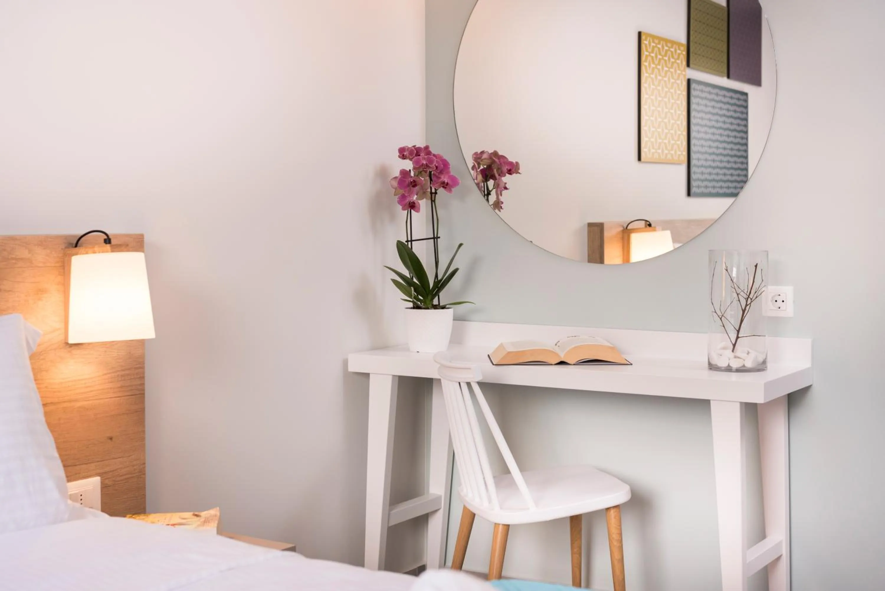 Decorative detail, Bed in IRINI STALOS Apartments