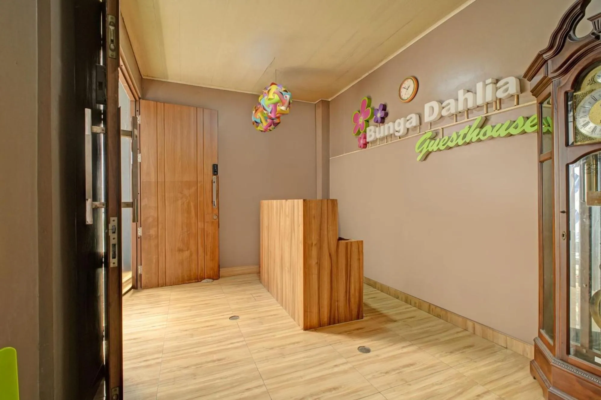 Lobby or reception in Hotel O Gambir Near Juanda Station Formerly Bunga Dahlia