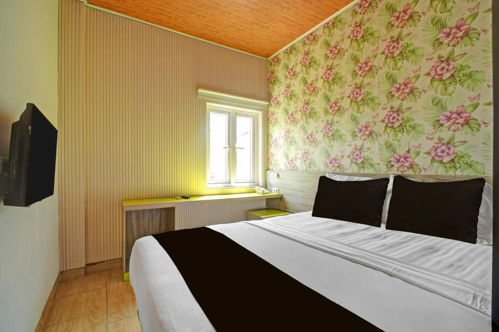 Bedroom, Bed in Hotel O Gambir Near Juanda Station Formerly Bunga Dahlia