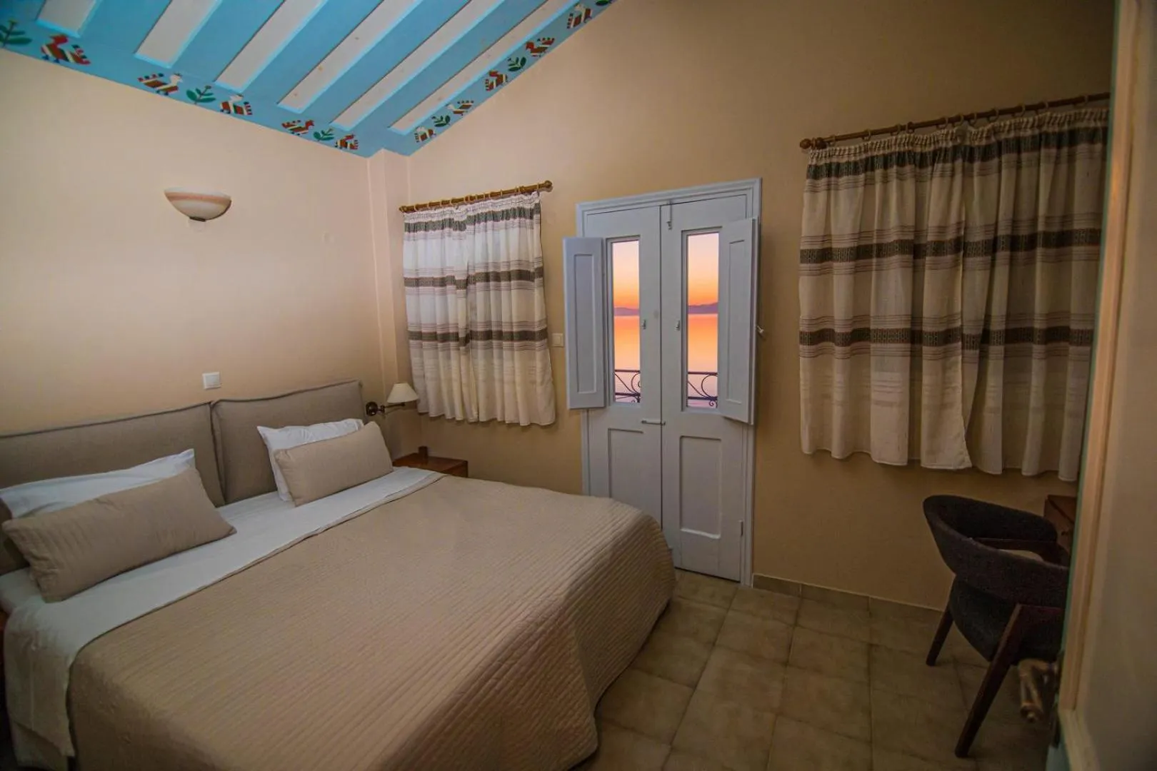 Bedroom, Bed in Niriides Hotel Apartments