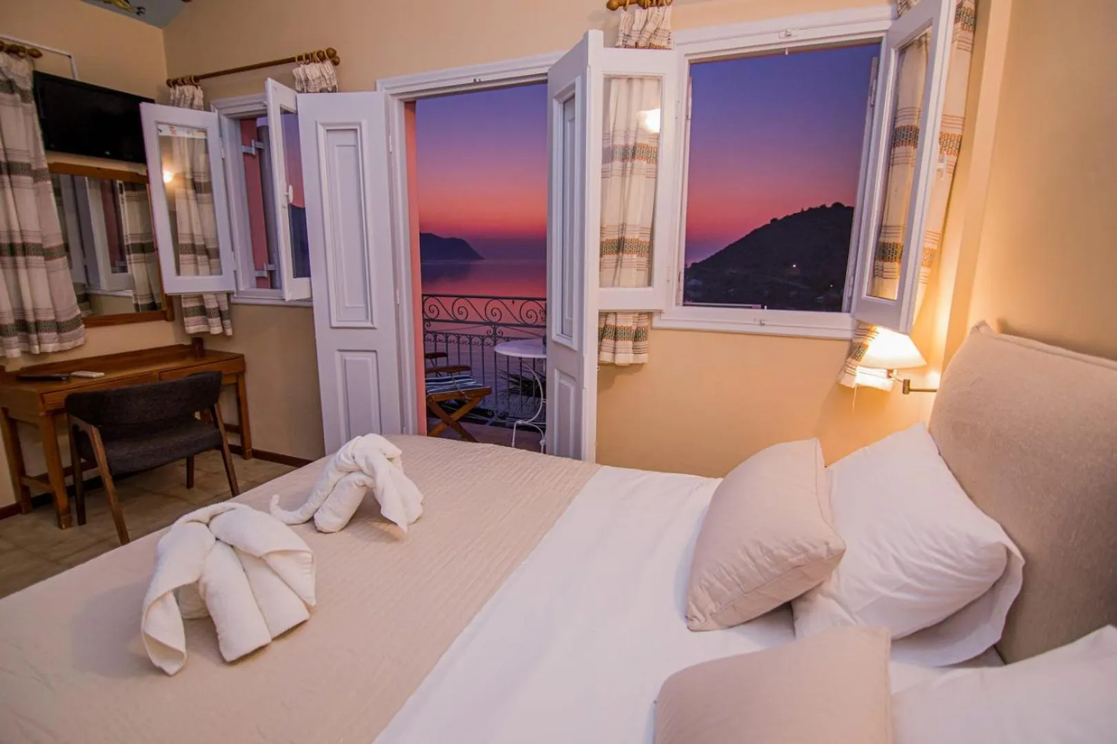 Bedroom, Bed in Niriides Hotel Apartments