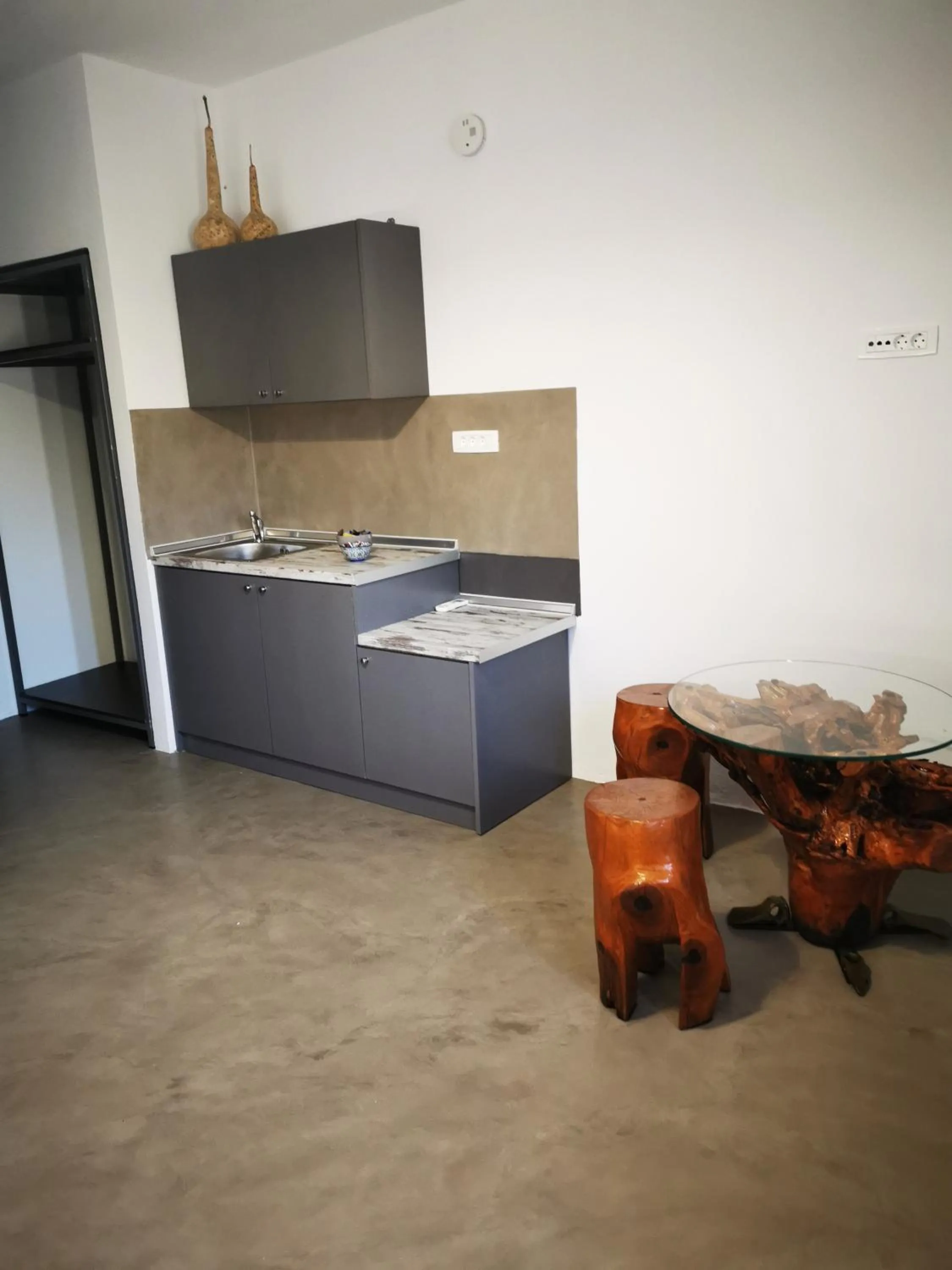 Dining area in Niriides Hotel Apartments