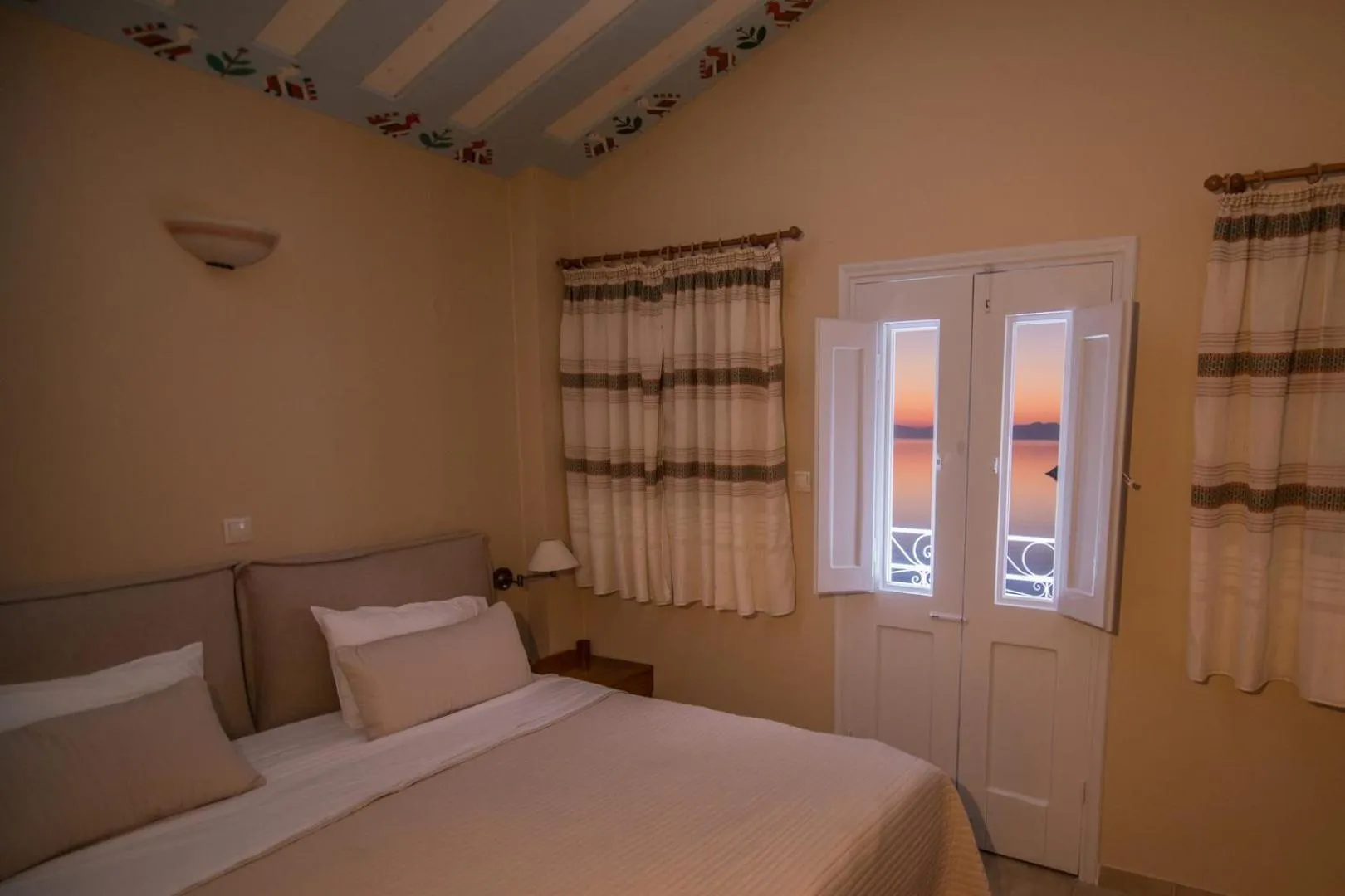 Bedroom, Bed in Niriides Hotel Apartments