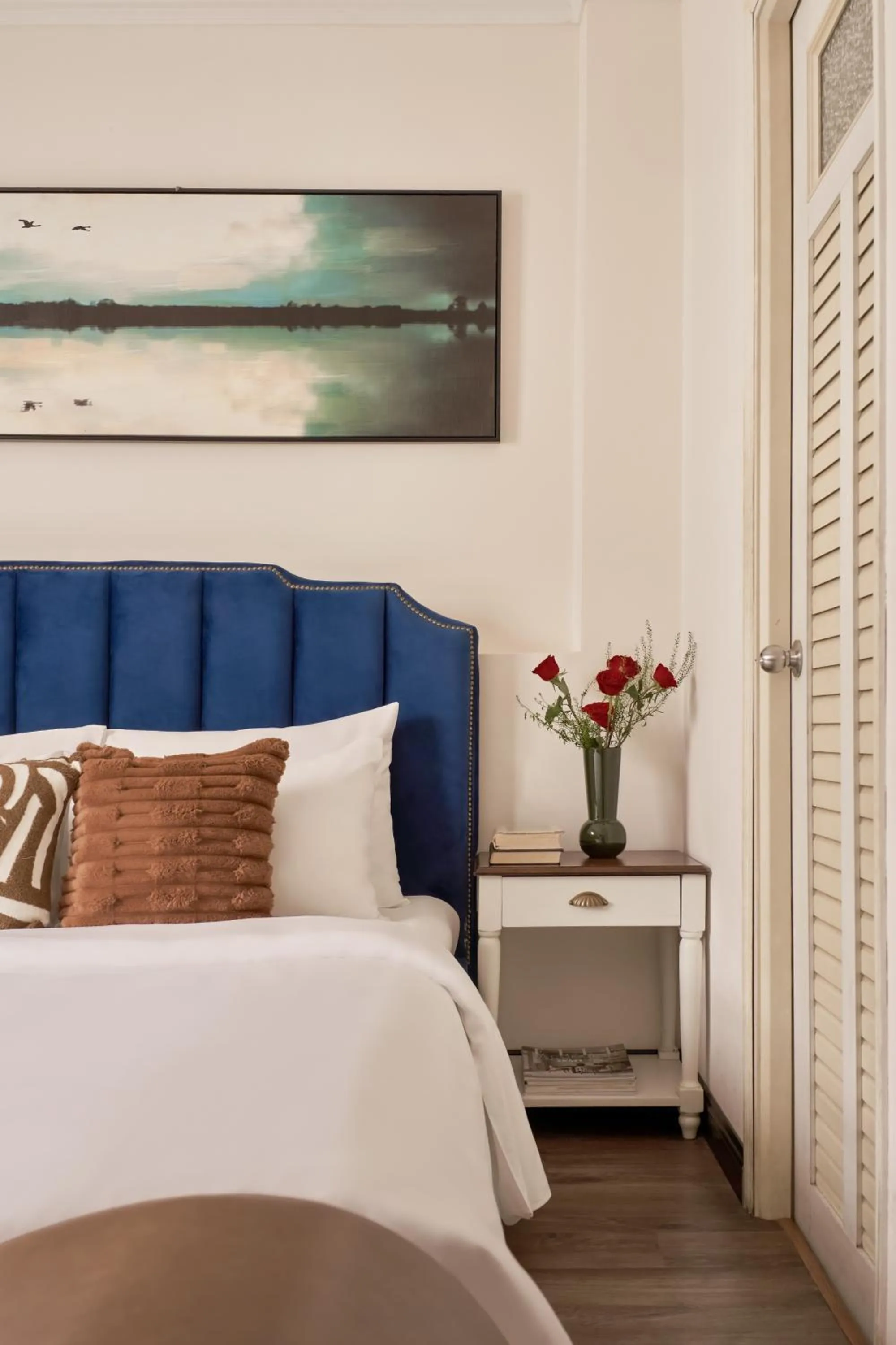 Decorative detail, Bed in An Thinh Central Hotel - Ben Thanh Market