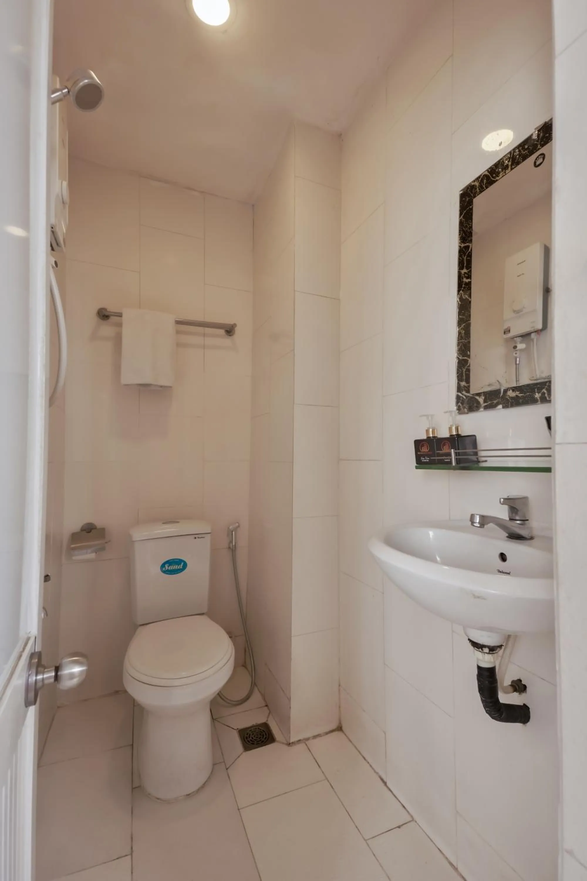 Toilet in An Thinh Central Hotel - Ben Thanh Market