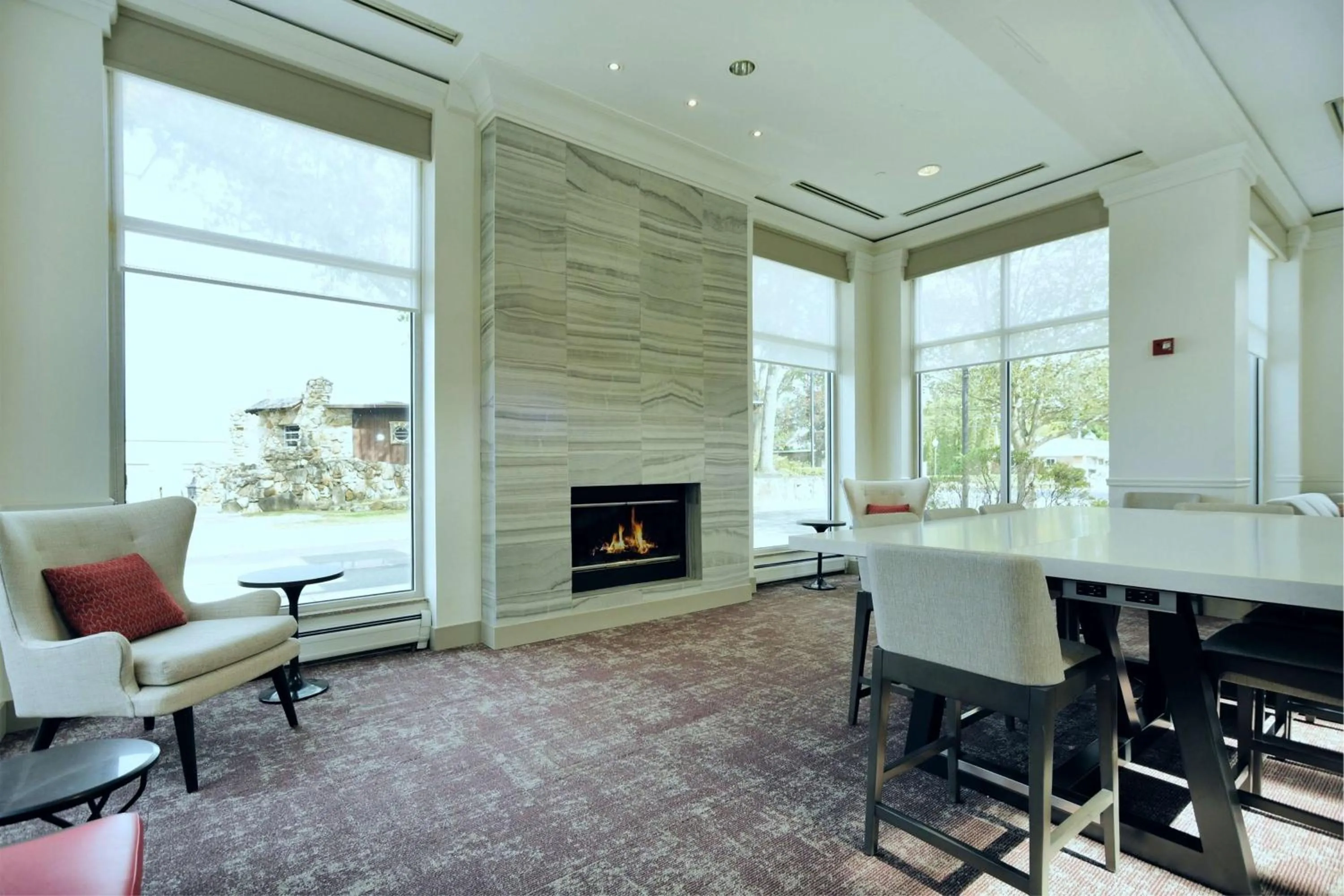 Dining area in Hilton Garden Inn Saratoga Springs