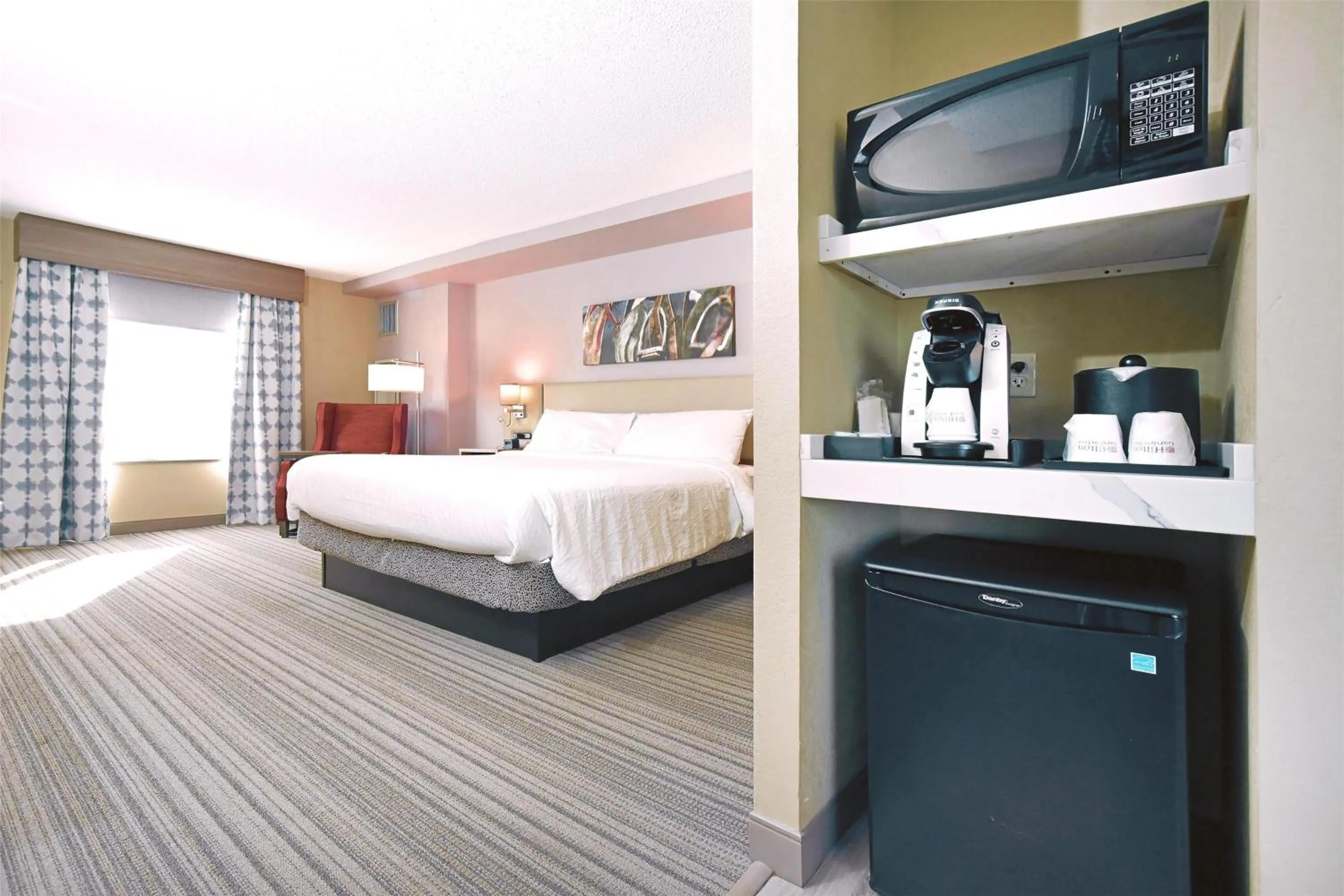 Bed in Hilton Garden Inn Saratoga Springs