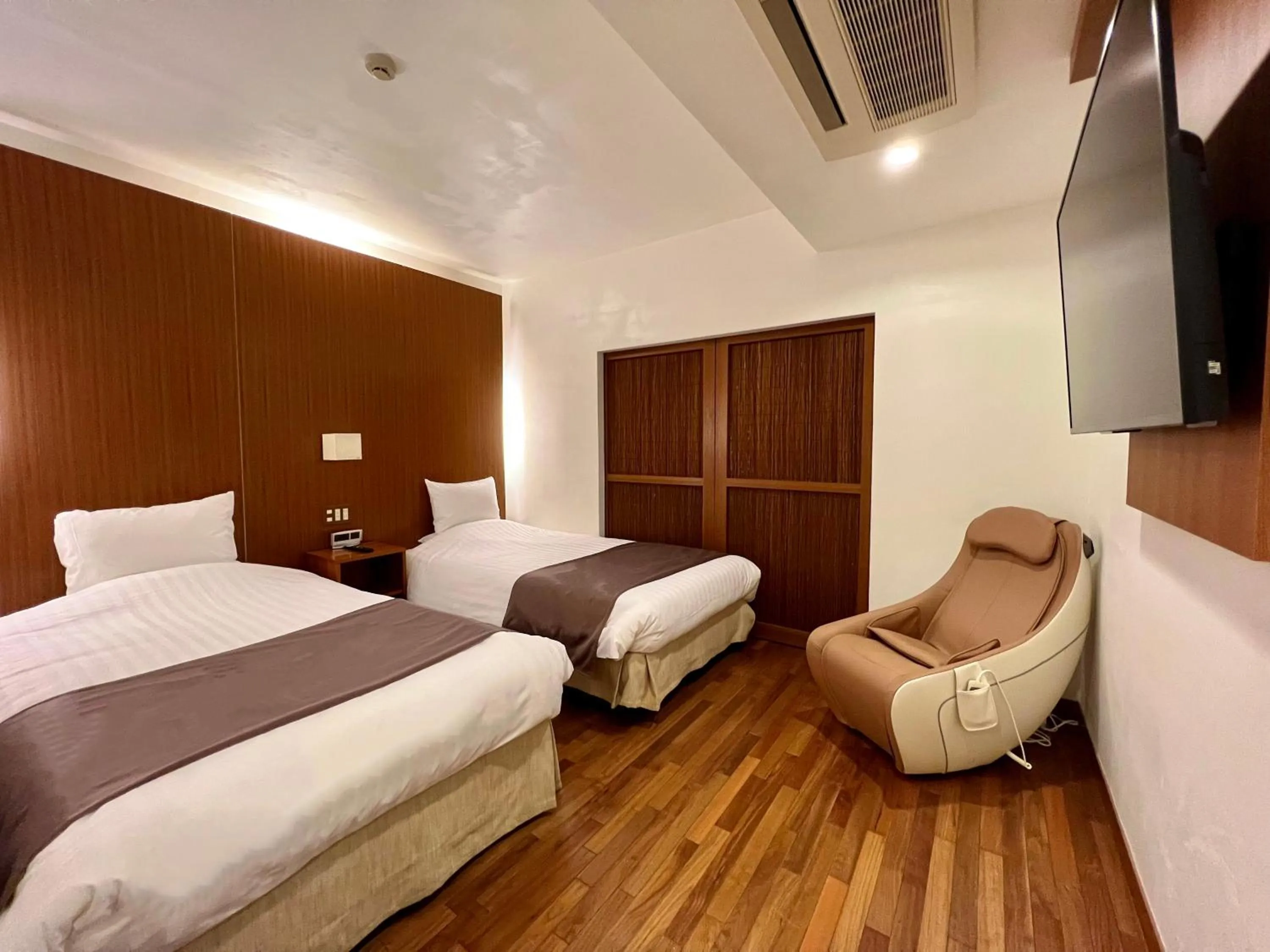 Photo of the whole room, Bed in Kadoya Hotel