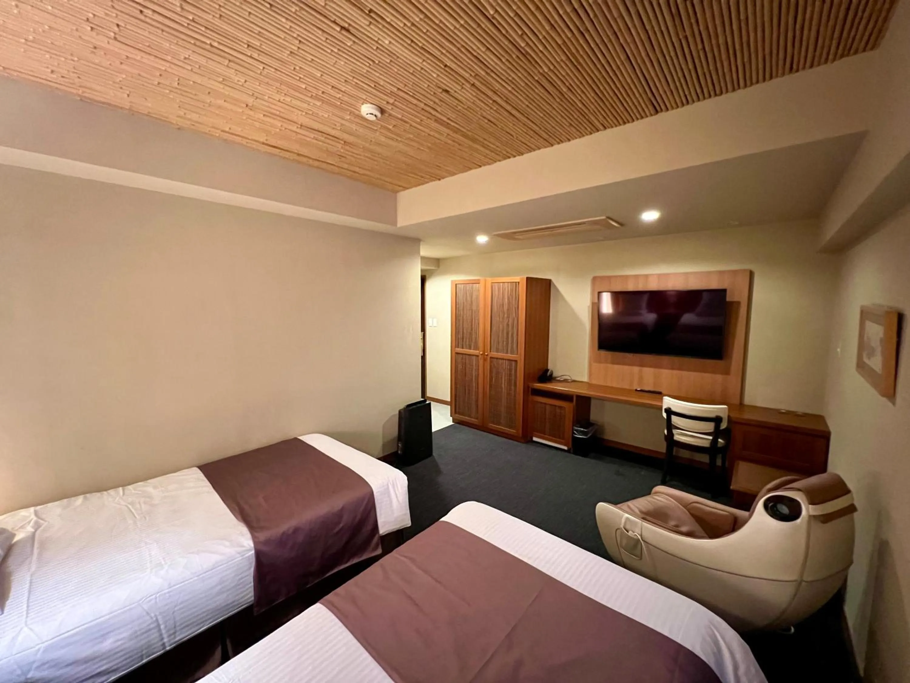 Photo of the whole room, Bed in Kadoya Hotel