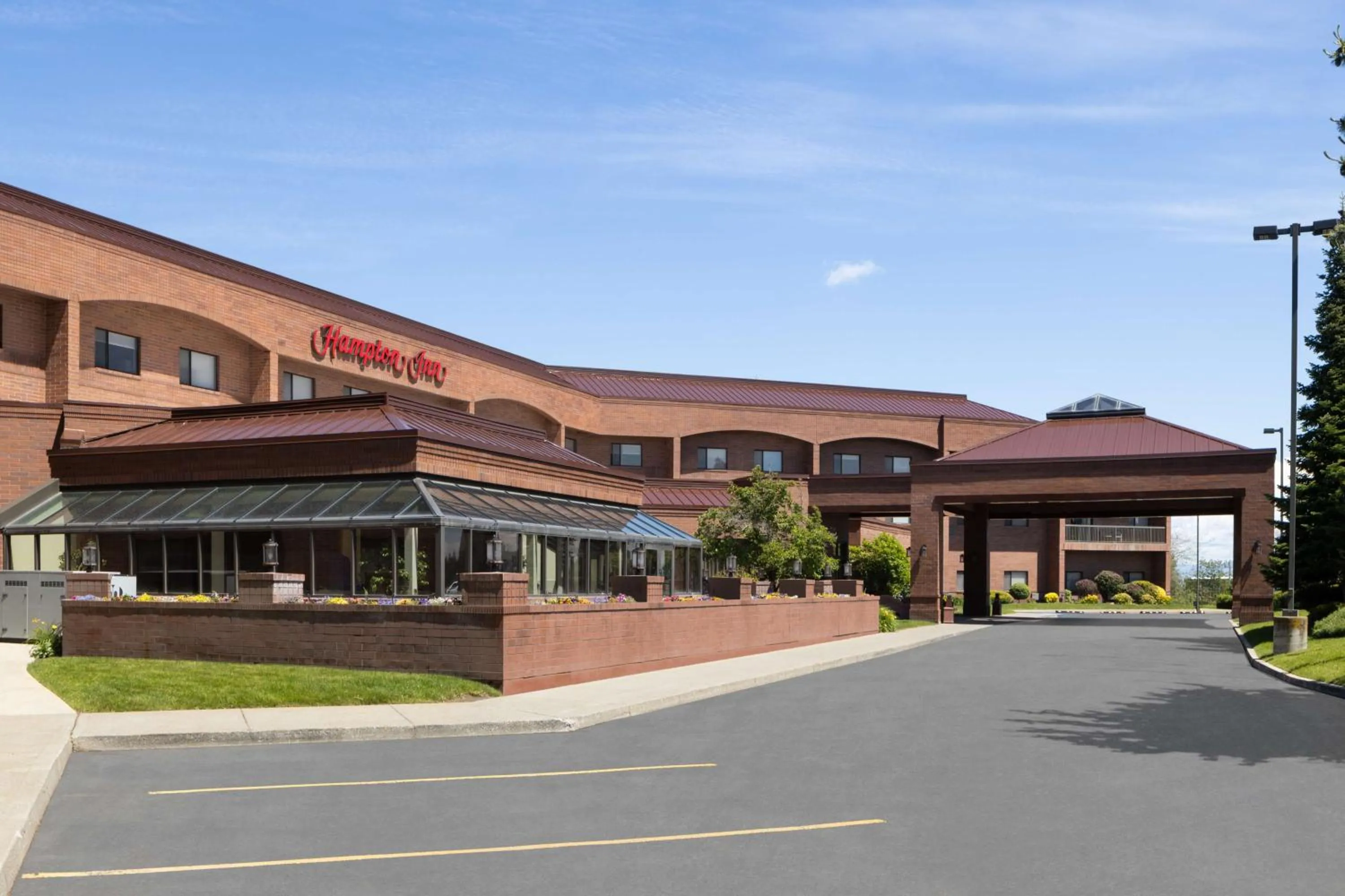 Property building in Hampton Inn Spokane Airport