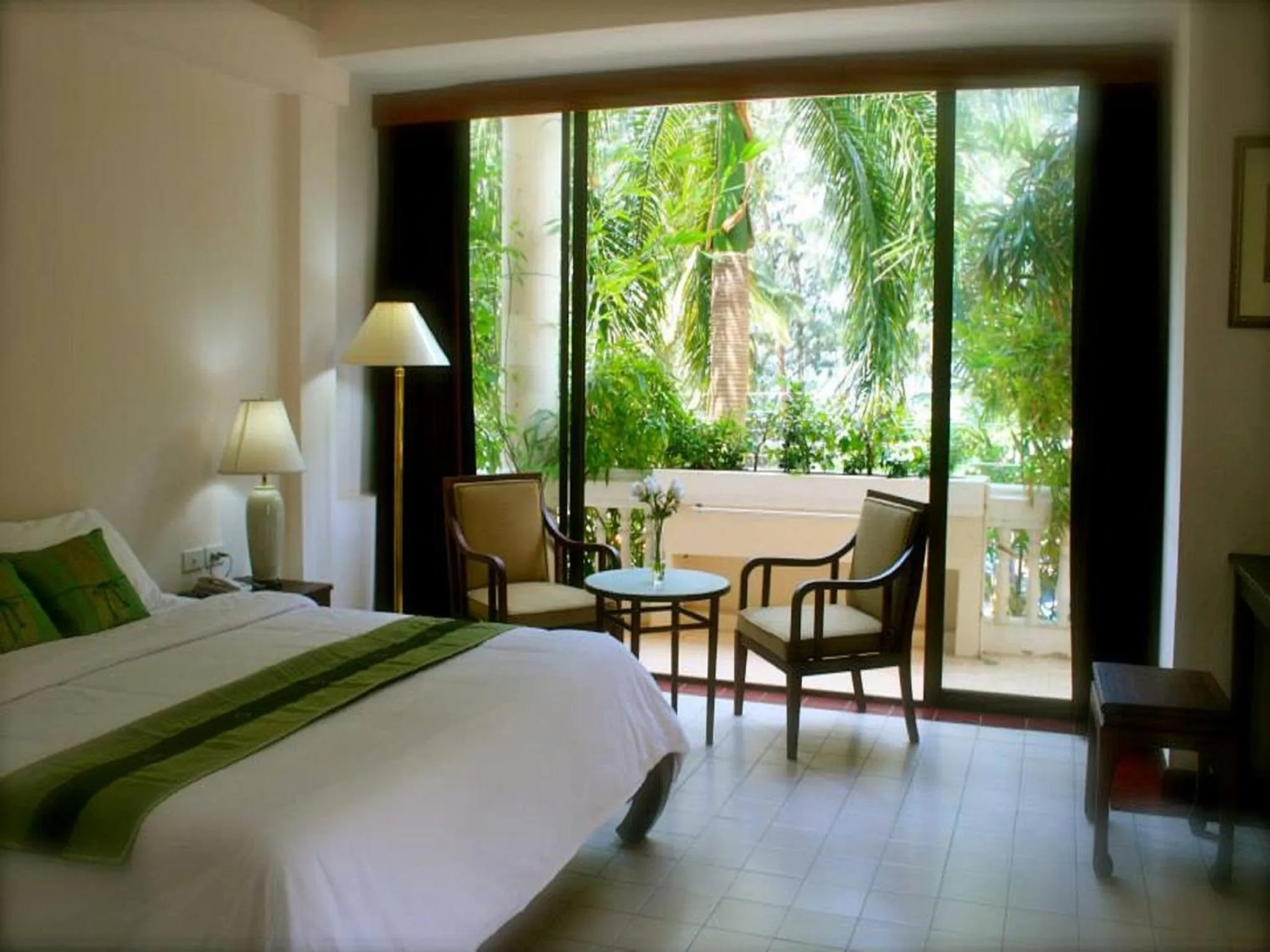 Bedroom, Bed in Mae Pim Resort Hotel
