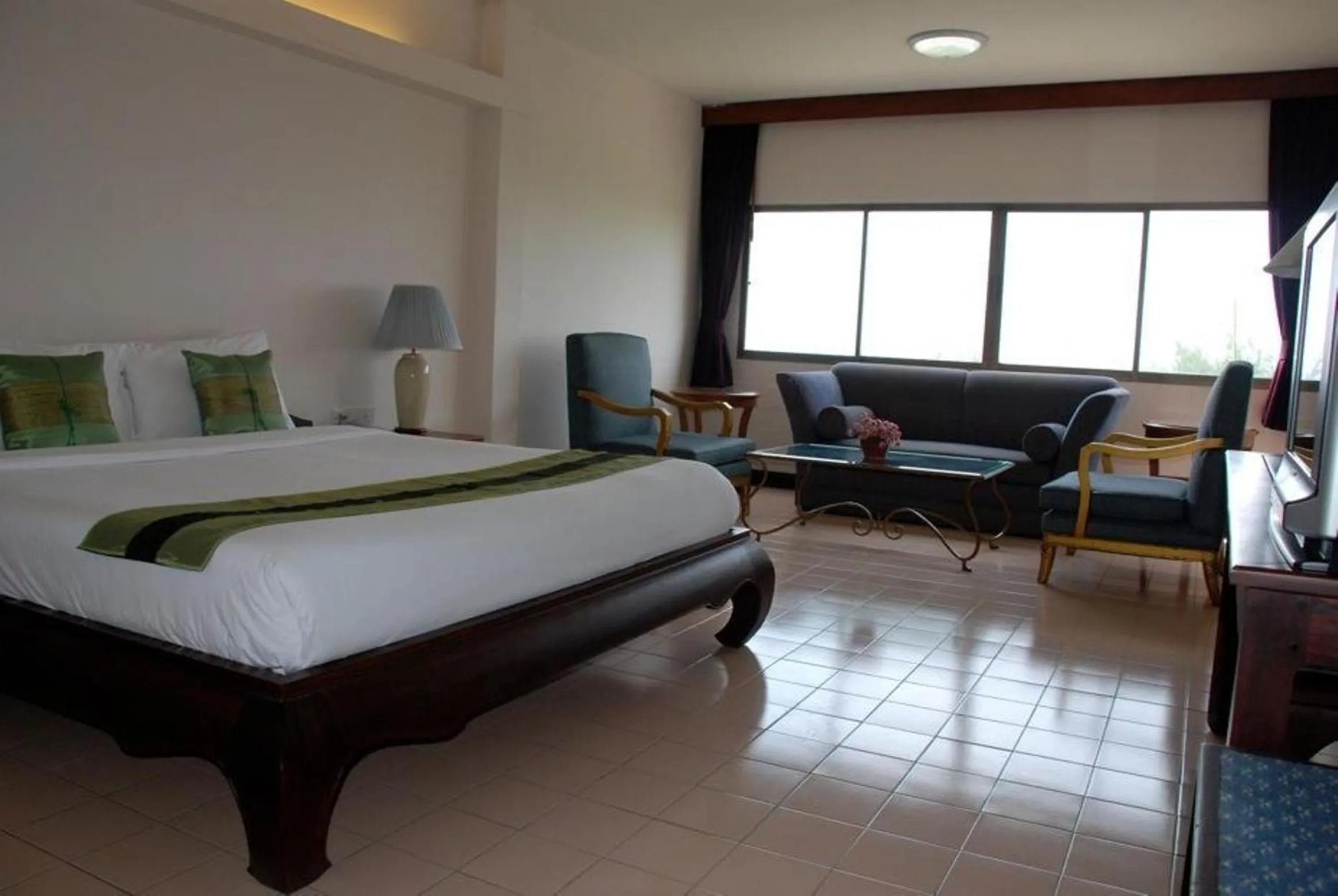 Sea view, Bed in Mae Pim Resort Hotel