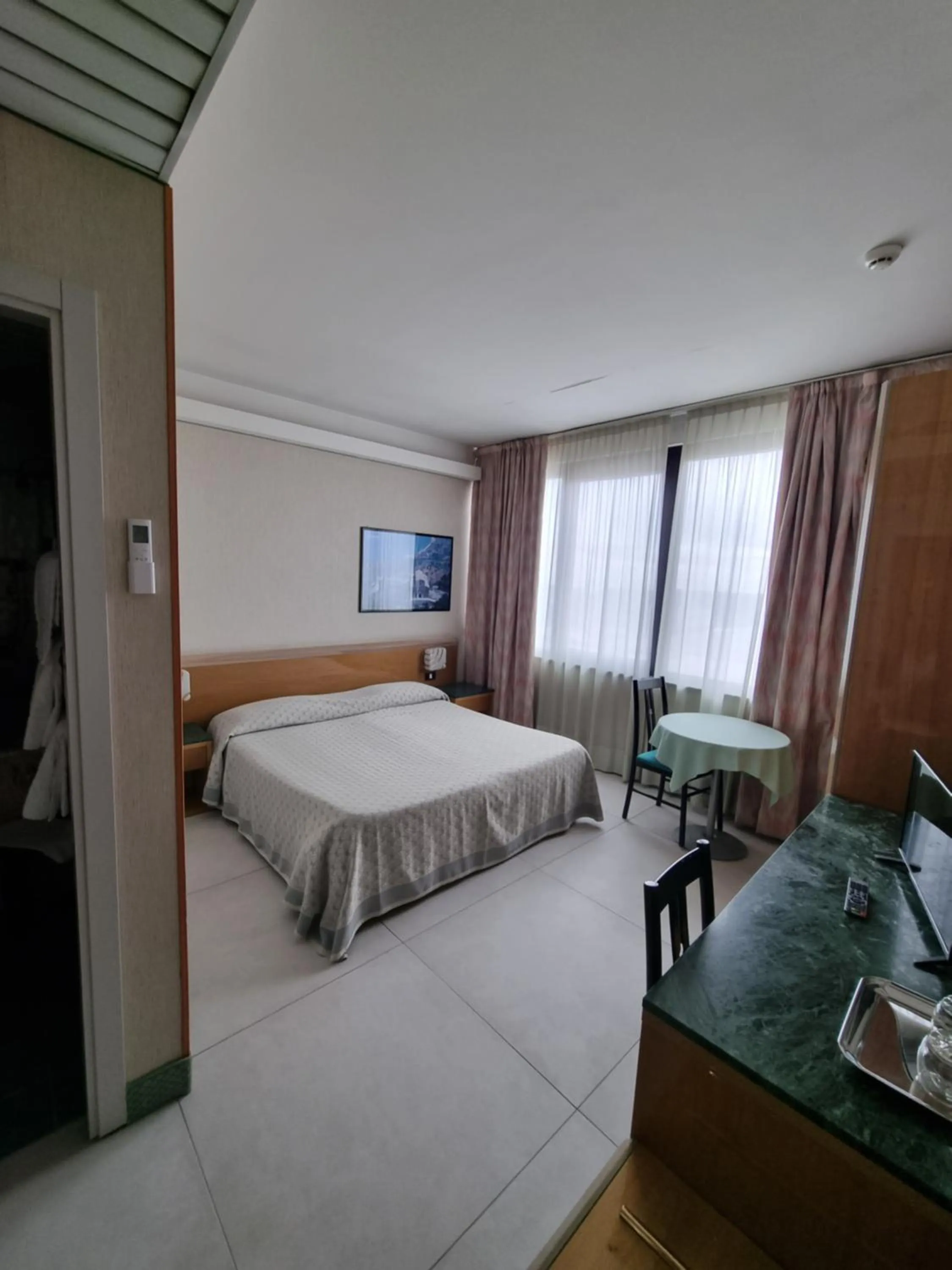 Bedroom in Hotel Thema