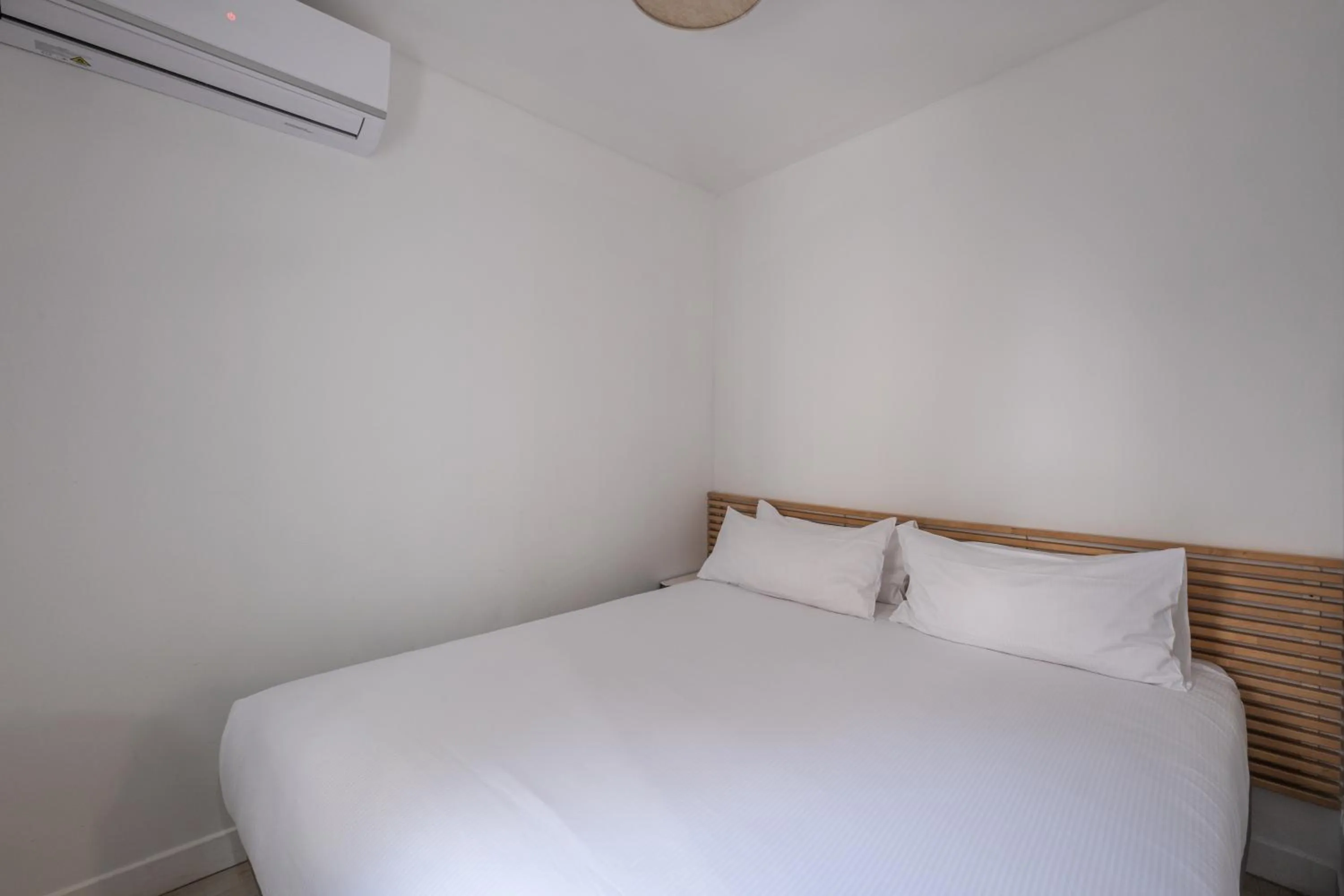 Bed in Résidence Clignancourt