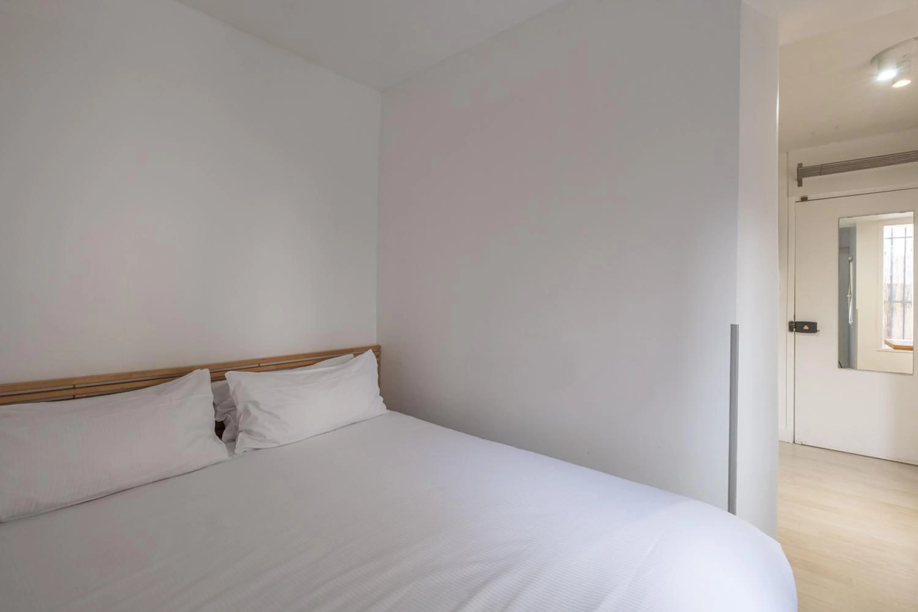 Bed in Résidence Clignancourt