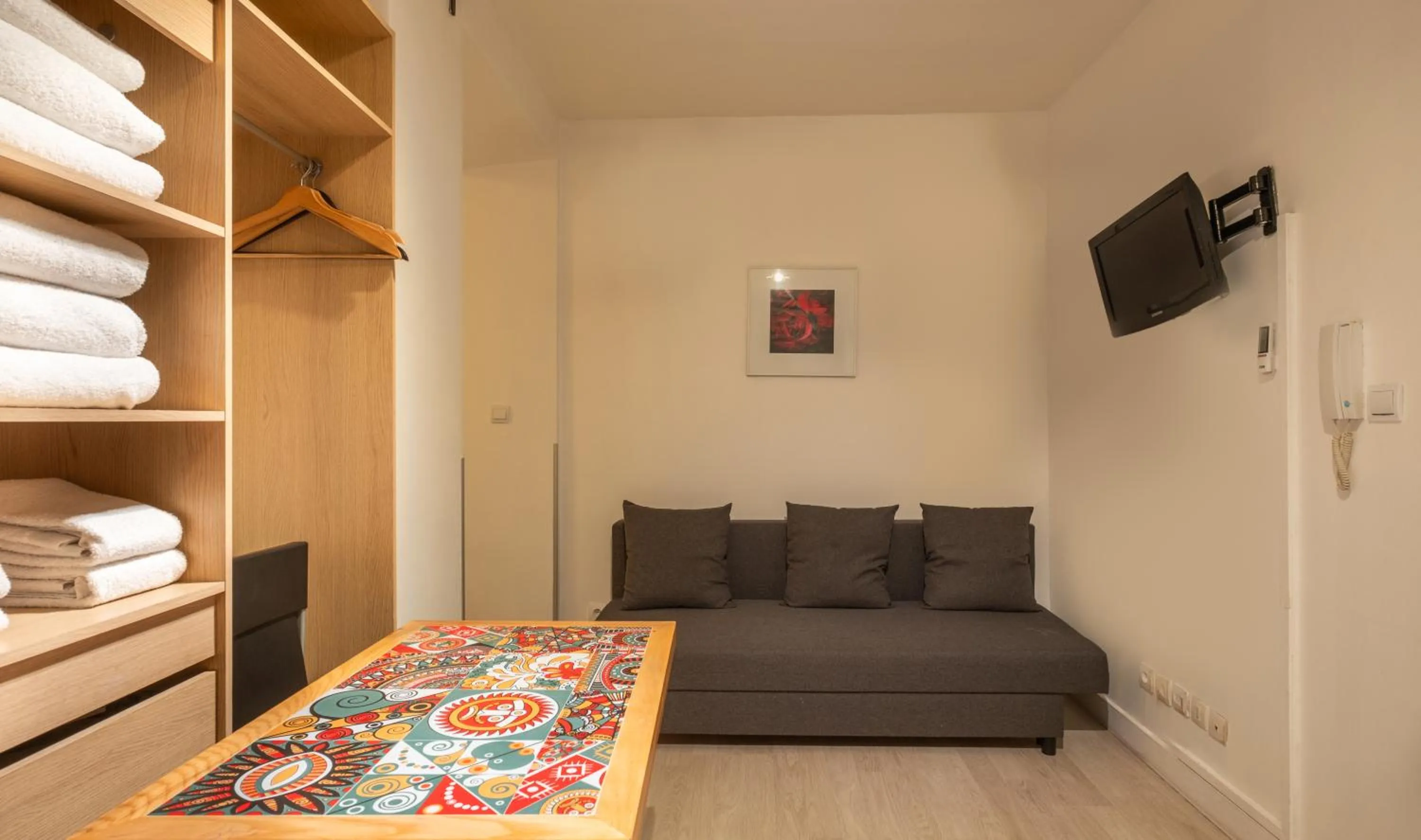 TV and multimedia, Bed in Résidence Clignancourt